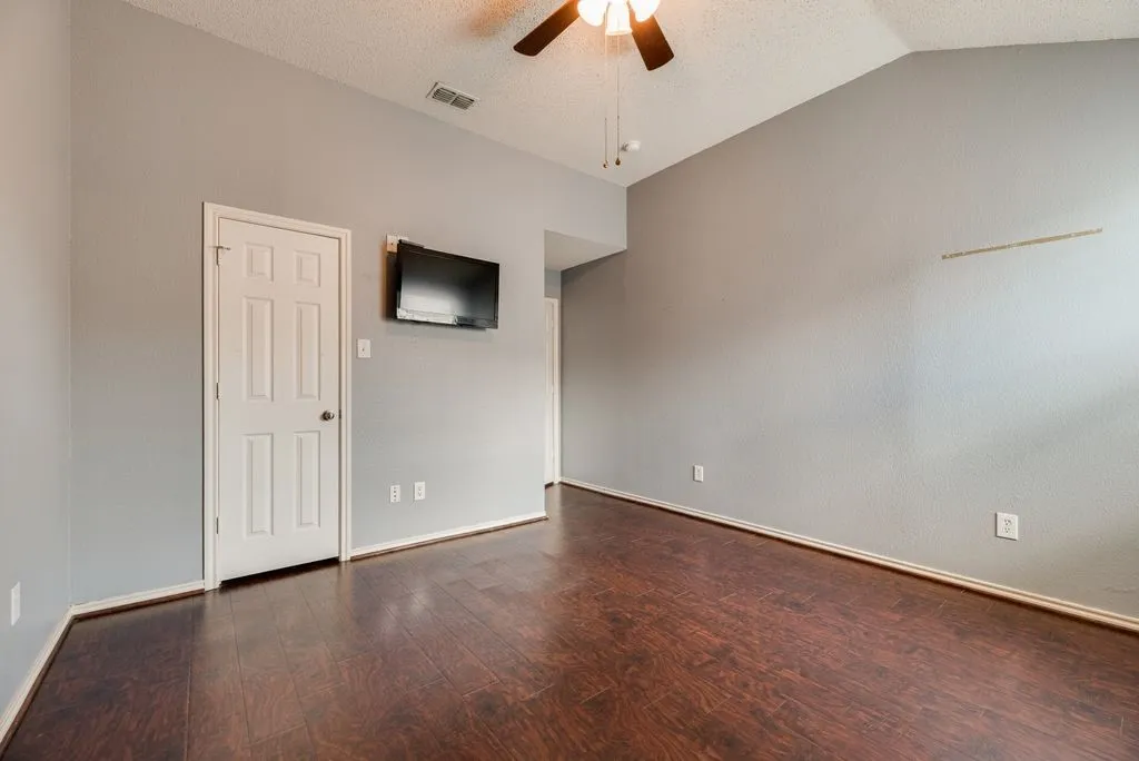 Single Family Residence For Sale in Kaufman County , 118 Aspenwood Trail, Forney, Texas 75126, 4 Bedroom, 2 Bathroom, 2 Garage spaces, 1,868 Sqft, built in 2004, mls#21385649, Real Estate Agent in Forney, Homes For Sale in Kaufman county, Homes For Sale in Forney, Realtor in Forney Texas, Real Estate Brokerage Independent Realty Texas, Luminita Cordes Realtor