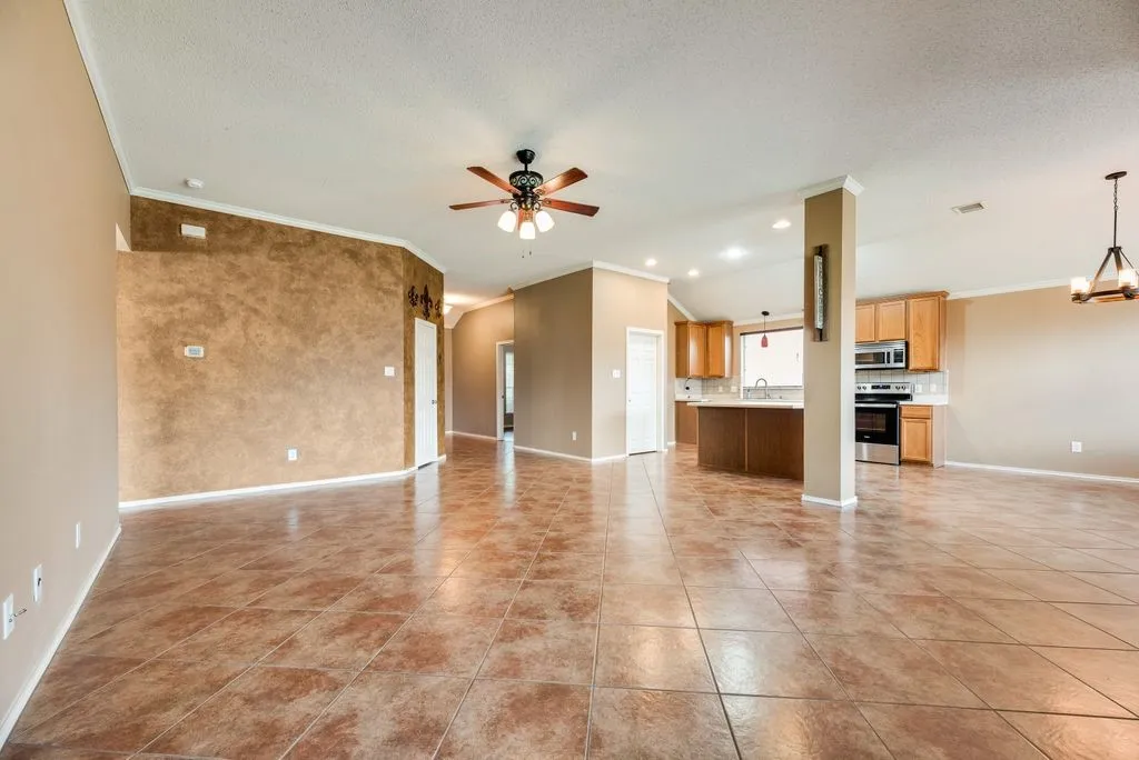 Single Family Residence For Sale in Kaufman County , 118 Aspenwood Trail, Forney, Texas 75126, 4 Bedroom, 2 Bathroom, 2 Garage spaces, 1,868 Sqft, built in 2004, mls#21385649, Real Estate Agent in Forney, Homes For Sale in Kaufman county, Homes For Sale in Forney, Realtor in Forney Texas, Real Estate Brokerage Independent Realty Texas, Luminita Cordes Realtor