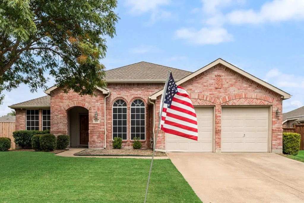 Single Family Residence For Sale in Kaufman County , 118 Aspenwood Trail, Forney, Texas 75126, 4 Bedroom, 2 Bathroom, 2 Garage spaces, 1,868 Sqft, built in 2004, mls#21385649, Real Estate Agent in Forney, Homes For Sale in Kaufman county, Homes For Sale in Forney, Realtor in Forney Texas, Real Estate Brokerage Independent Realty Texas, Luminita Cordes Realtor