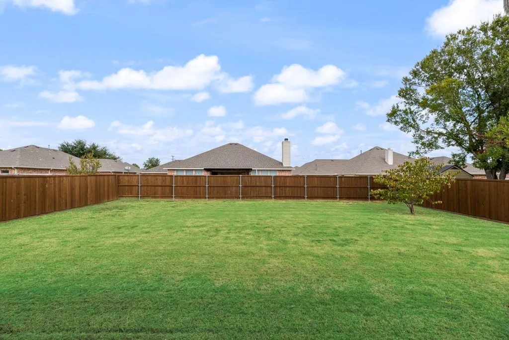 Single Family Residence For Sale in Kaufman County , 118 Aspenwood Trail, Forney, Texas 75126, 4 Bedroom, 2 Bathroom, 2 Garage spaces, 1,868 Sqft, built in 2004, mls#21385649, Real Estate Agent in Forney, Homes For Sale in Kaufman county, Homes For Sale in Forney, Realtor in Forney Texas, Real Estate Brokerage Independent Realty Texas, Luminita Cordes Realtor