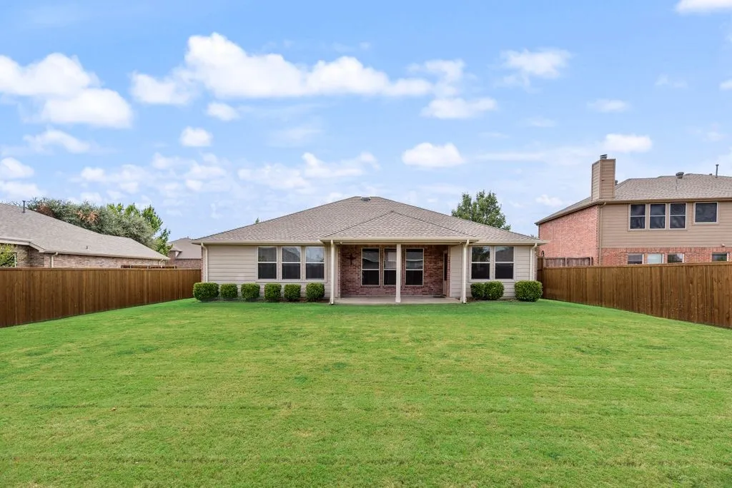 Single Family Residence For Sale in Kaufman County , 118 Aspenwood Trail, Forney, Texas 75126, 4 Bedroom, 2 Bathroom, 2 Garage spaces, 1,868 Sqft, built in 2004, mls#21385649, Real Estate Agent in Forney, Homes For Sale in Kaufman county, Homes For Sale in Forney, Realtor in Forney Texas, Real Estate Brokerage Independent Realty Texas, Luminita Cordes Realtor