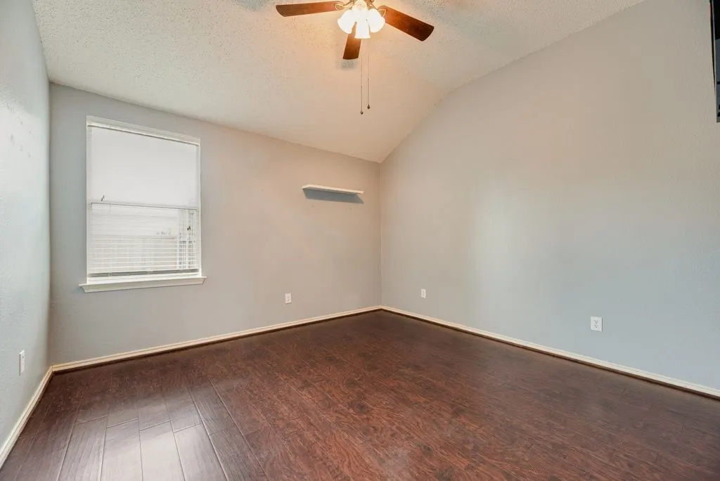 Single Family Residence For Sale in Kaufman County , 118 Aspenwood Trail, Forney, Texas 75126, 4 Bedroom, 2 Bathroom, 2 Garage spaces, 1,868 Sqft, built in 2004, mls#21385649, Real Estate Agent in Forney, Homes For Sale in Kaufman county, Homes For Sale in Forney, Realtor in Forney Texas, Real Estate Brokerage Independent Realty Texas, Luminita Cordes Realtor