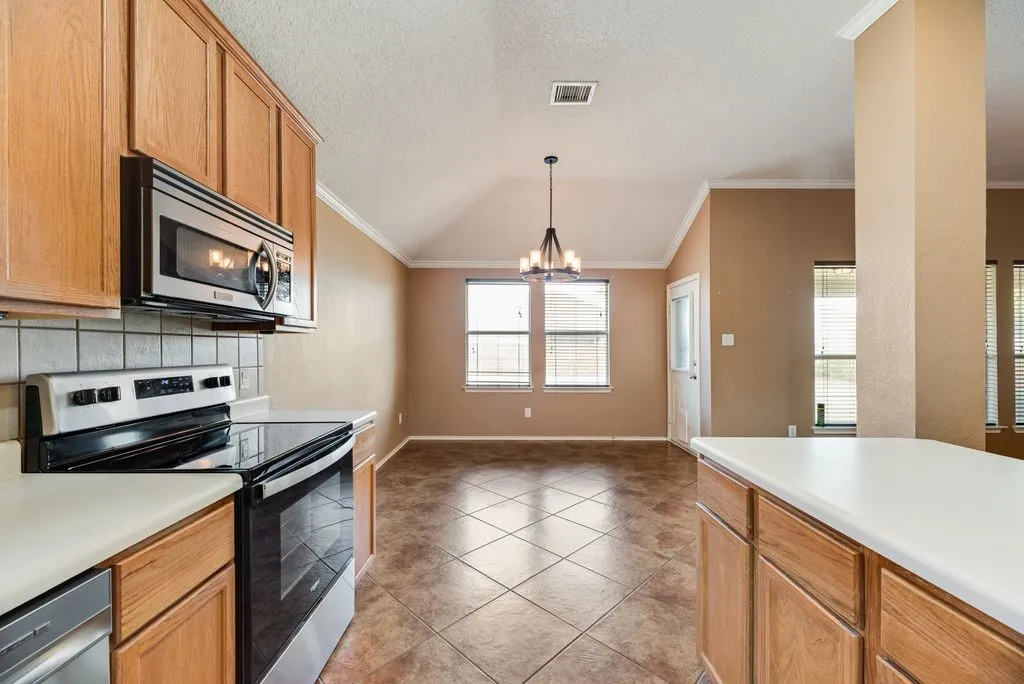 Single Family Residence For Sale in Kaufman County , 118 Aspenwood Trail, Forney, Texas 75126, 4 Bedroom, 2 Bathroom, 2 Garage spaces, 1,868 Sqft, built in 2004, mls#21385649, Real Estate Agent in Forney, Homes For Sale in Kaufman county, Homes For Sale in Forney, Realtor in Forney Texas, Real Estate Brokerage Independent Realty Texas, Luminita Cordes Realtor