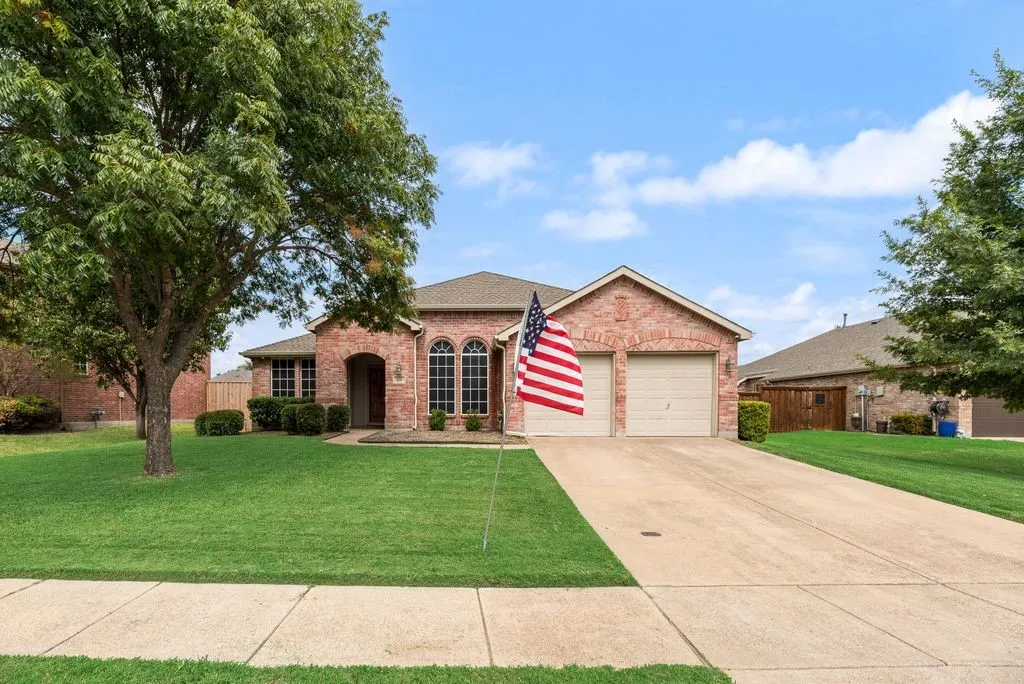 Single Family Residence For Sale in Kaufman County , 118 Aspenwood Trail, Forney, Texas 75126, 4 Bedroom, 2 Bathroom, 2 Garage spaces, 1,868 Sqft, built in 2004, mls#21385649, Real Estate Agent in Forney, Homes For Sale in Kaufman county, Homes For Sale in Forney, Realtor in Forney Texas, Real Estate Brokerage Independent Realty Texas, Luminita Cordes Realtor