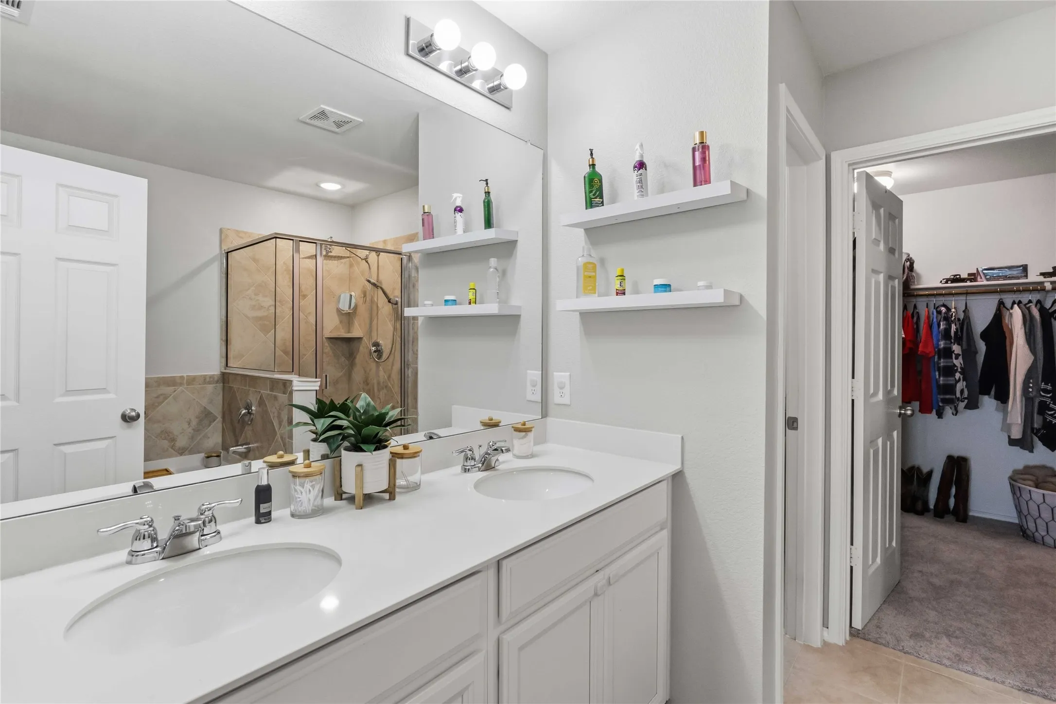 Single Family Residence For Sale in Kaufman County , 759 Brockwell Bend, Forney, Texas 75126, 3 Bedroom, 2 Bathroom, 2 Garage spaces, 1,998 Sqft, built in 2020, mls#21385651, Real Estate Agent in Forney, Homes For Sale in Kaufman county, Homes For Sale in Forney, Realtor in Forney Texas, Real Estate Brokerage Independent Realty Texas, Luminita Cordes Realtor