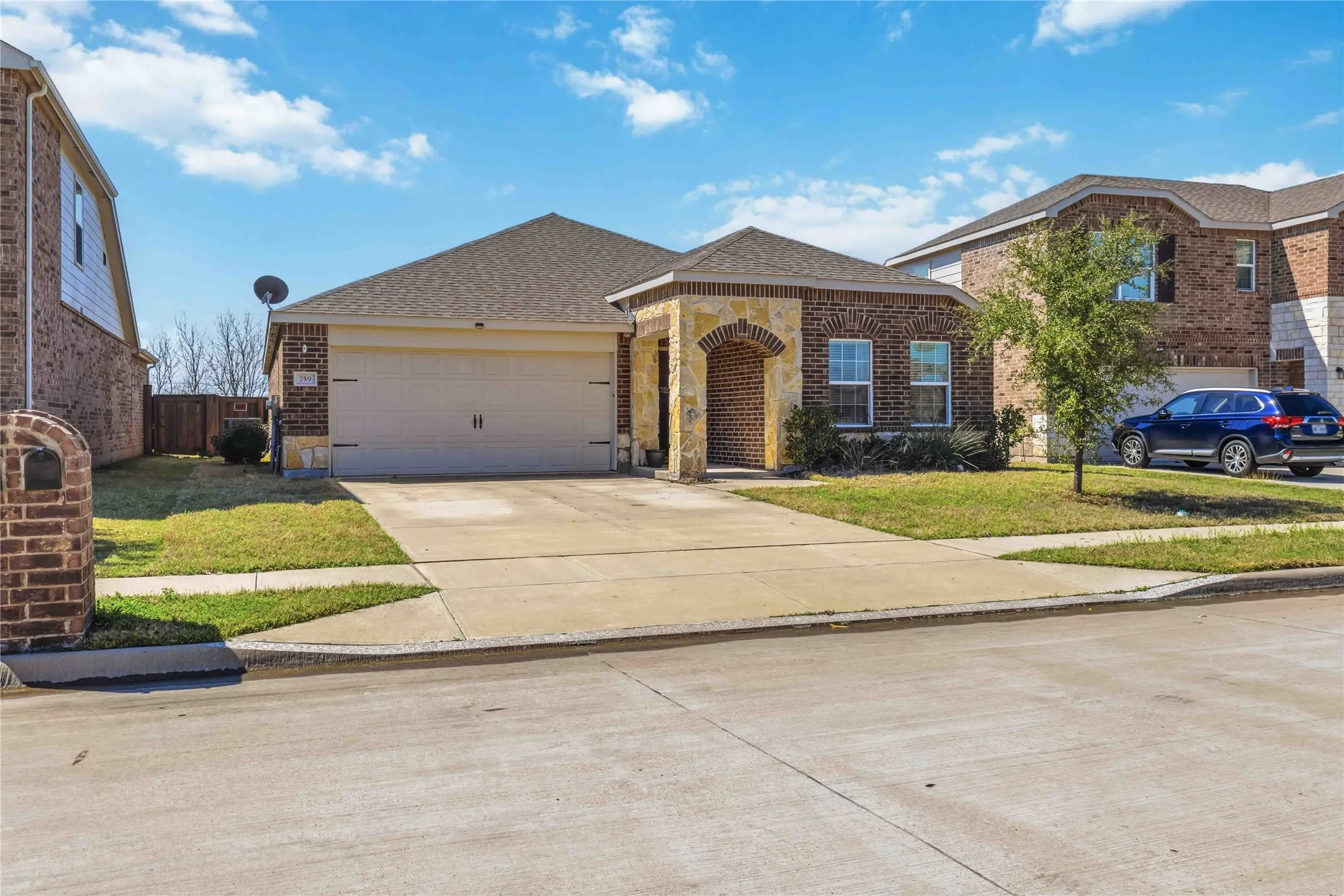 Single Family Residence For Sale in Kaufman County , 759 Brockwell Bend, Forney, Texas 75126, 3 Bedroom, 2 Bathroom, 2 Garage spaces, 1,998 Sqft, built in 2020, mls#21385651, Real Estate Agent in Forney, Homes For Sale in Kaufman county, Homes For Sale in Forney, Realtor in Forney Texas, Real Estate Brokerage Independent Realty Texas, Luminita Cordes Realtor