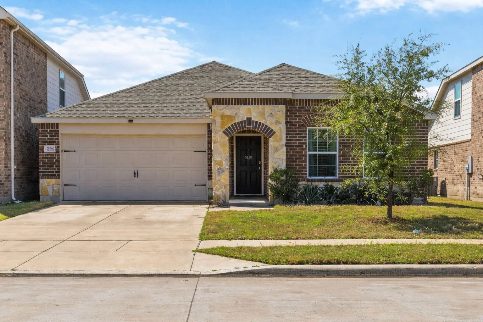 Single Family Residence For Sale in Kaufman County , 759 Brockwell Bend, Forney, Texas 75126, 3 Bedroom, 2 Bathroom, 2 Garage spaces, 1,998 Sqft, built in 2020, mls#21385651, Real Estate Agent in Forney, Homes For Sale in Kaufman county, Homes For Sale in Forney, Realtor in Forney Texas, Real Estate Brokerage Independent Realty Texas, Luminita Cordes Realtor