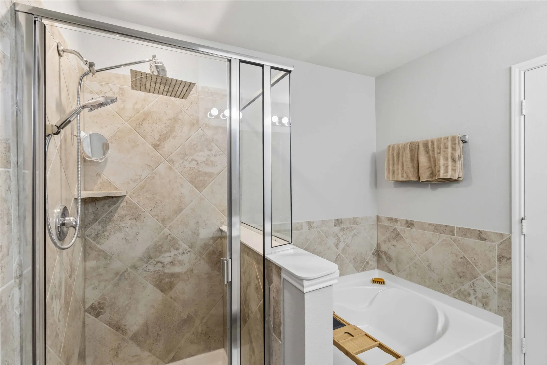 Single Family Residence For Sale in Kaufman County , 759 Brockwell Bend, Forney, Texas 75126, 3 Bedroom, 2 Bathroom, 2 Garage spaces, 1,998 Sqft, built in 2020, mls#21385651, Real Estate Agent in Forney, Homes For Sale in Kaufman county, Homes For Sale in Forney, Realtor in Forney Texas, Real Estate Brokerage Independent Realty Texas, Luminita Cordes Realtor