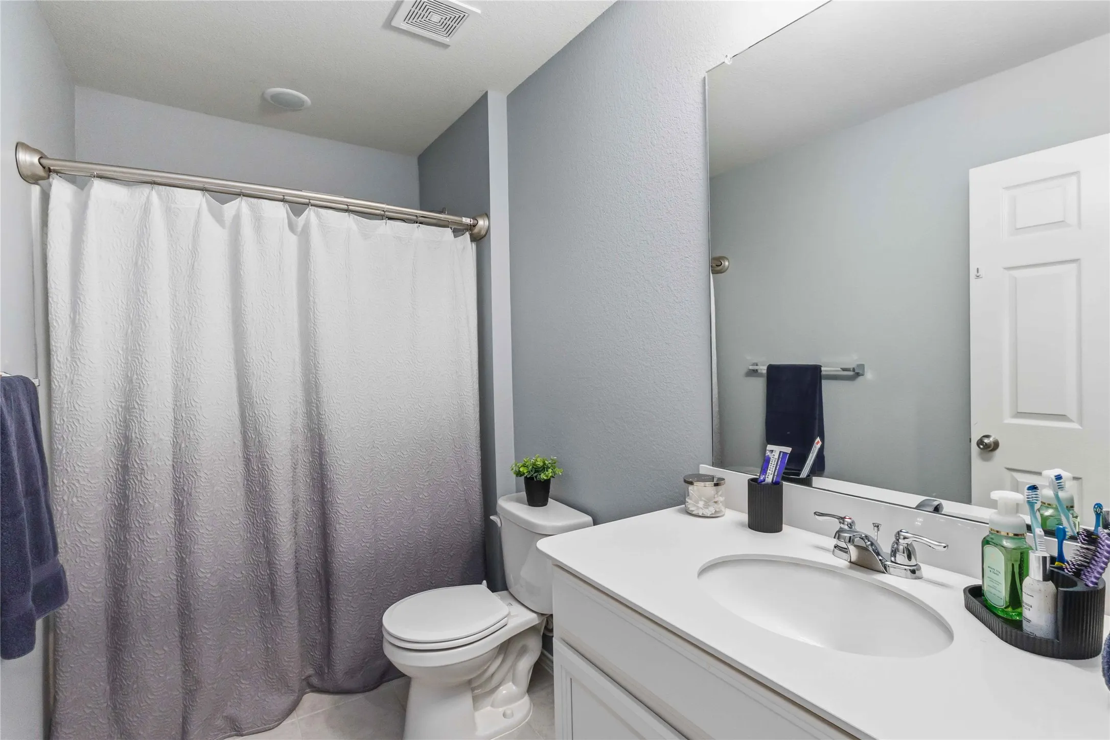 Single Family Residence For Sale in Kaufman County , 759 Brockwell Bend, Forney, Texas 75126, 3 Bedroom, 2 Bathroom, 2 Garage spaces, 1,998 Sqft, built in 2020, mls#21385651, Real Estate Agent in Forney, Homes For Sale in Kaufman county, Homes For Sale in Forney, Realtor in Forney Texas, Real Estate Brokerage Independent Realty Texas, Luminita Cordes Realtor