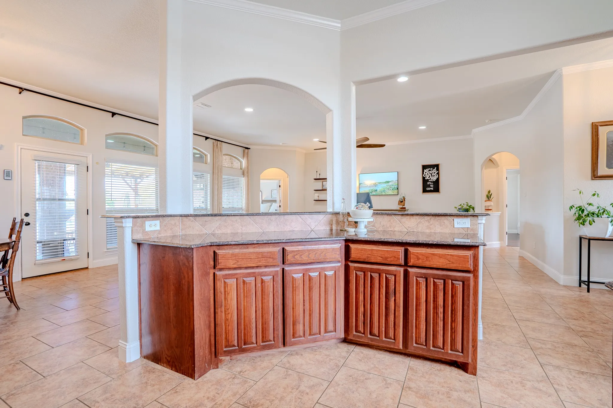 Single Family Residence For Sale in Parker County , 1236 Woodbridge Court, Willow Park, Texas 76087, 4 Bedroom, 3 Bathroom, 3 Garage spaces, 3,006 Sqft, built in 2007, mls#21382252, Real Estate Agent in Willow Park, Homes For Sale in Parker county, Homes For Sale in Willow Park, Realtor in Willow Park Texas, Real Estate Brokerage Independent Realty Texas, Luminita Cordes Realtor