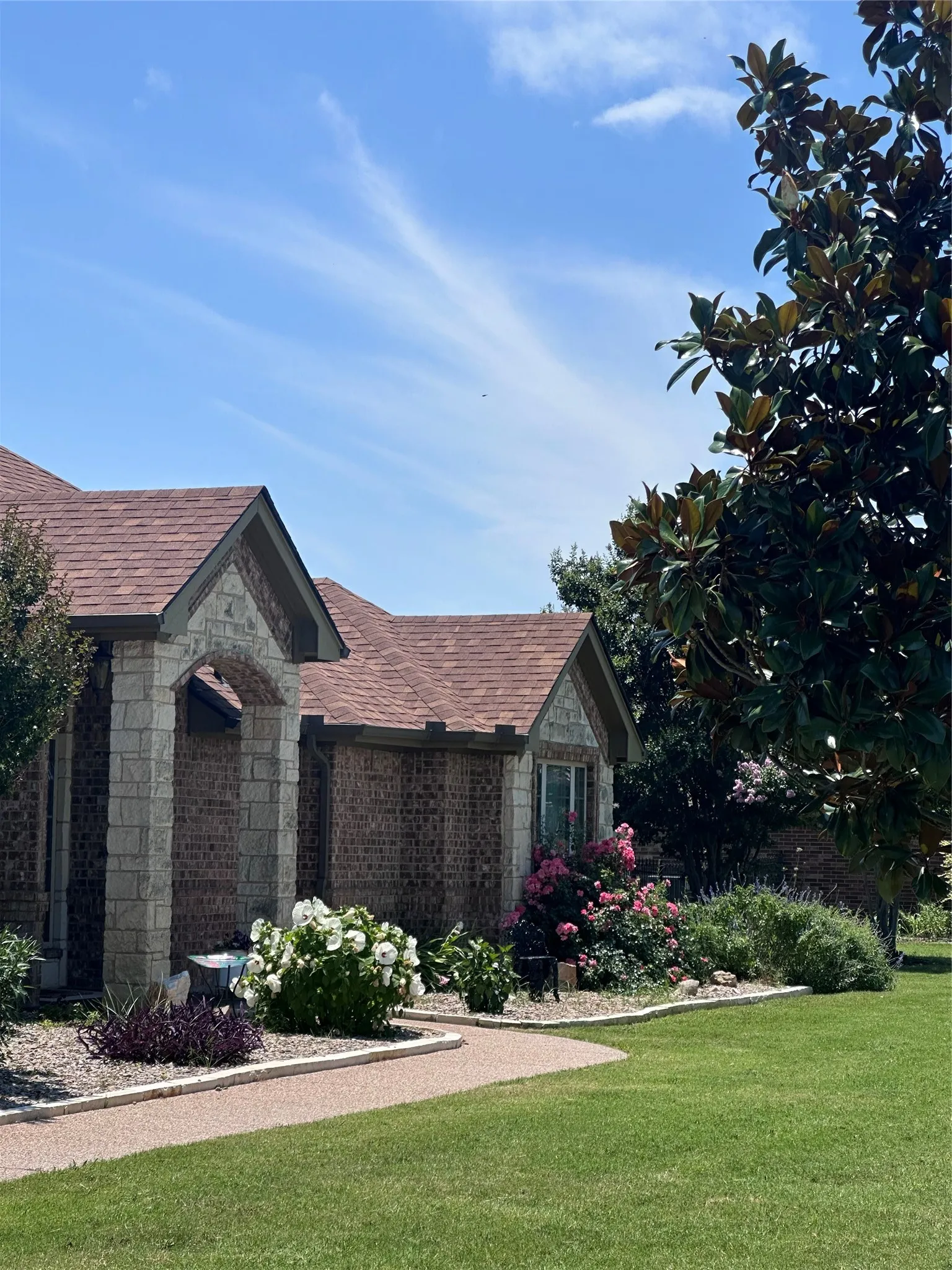 Single Family Residence For Sale in Parker County , 1236 Woodbridge Court, Willow Park, Texas 76087, 4 Bedroom, 3 Bathroom, 3 Garage spaces, 3,006 Sqft, built in 2007, mls#21382252, Real Estate Agent in Willow Park, Homes For Sale in Parker county, Homes For Sale in Willow Park, Realtor in Willow Park Texas, Real Estate Brokerage Independent Realty Texas, Luminita Cordes Realtor