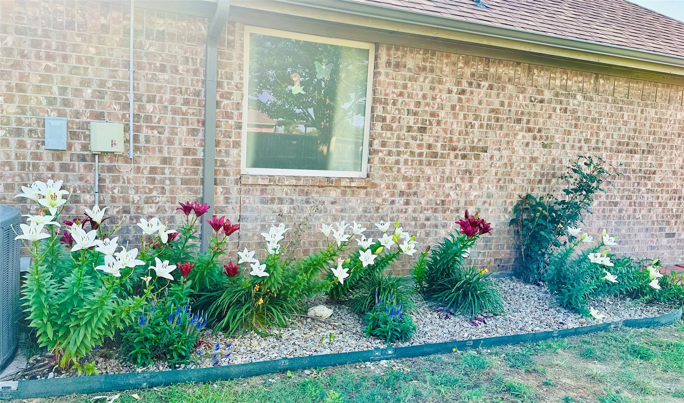 Single Family Residence For Sale in Parker County , 1236 Woodbridge Court, Willow Park, Texas 76087, 4 Bedroom, 3 Bathroom, 3 Garage spaces, 3,006 Sqft, built in 2007, mls#21382252, Real Estate Agent in Willow Park, Homes For Sale in Parker county, Homes For Sale in Willow Park, Realtor in Willow Park Texas, Real Estate Brokerage Independent Realty Texas, Luminita Cordes Realtor