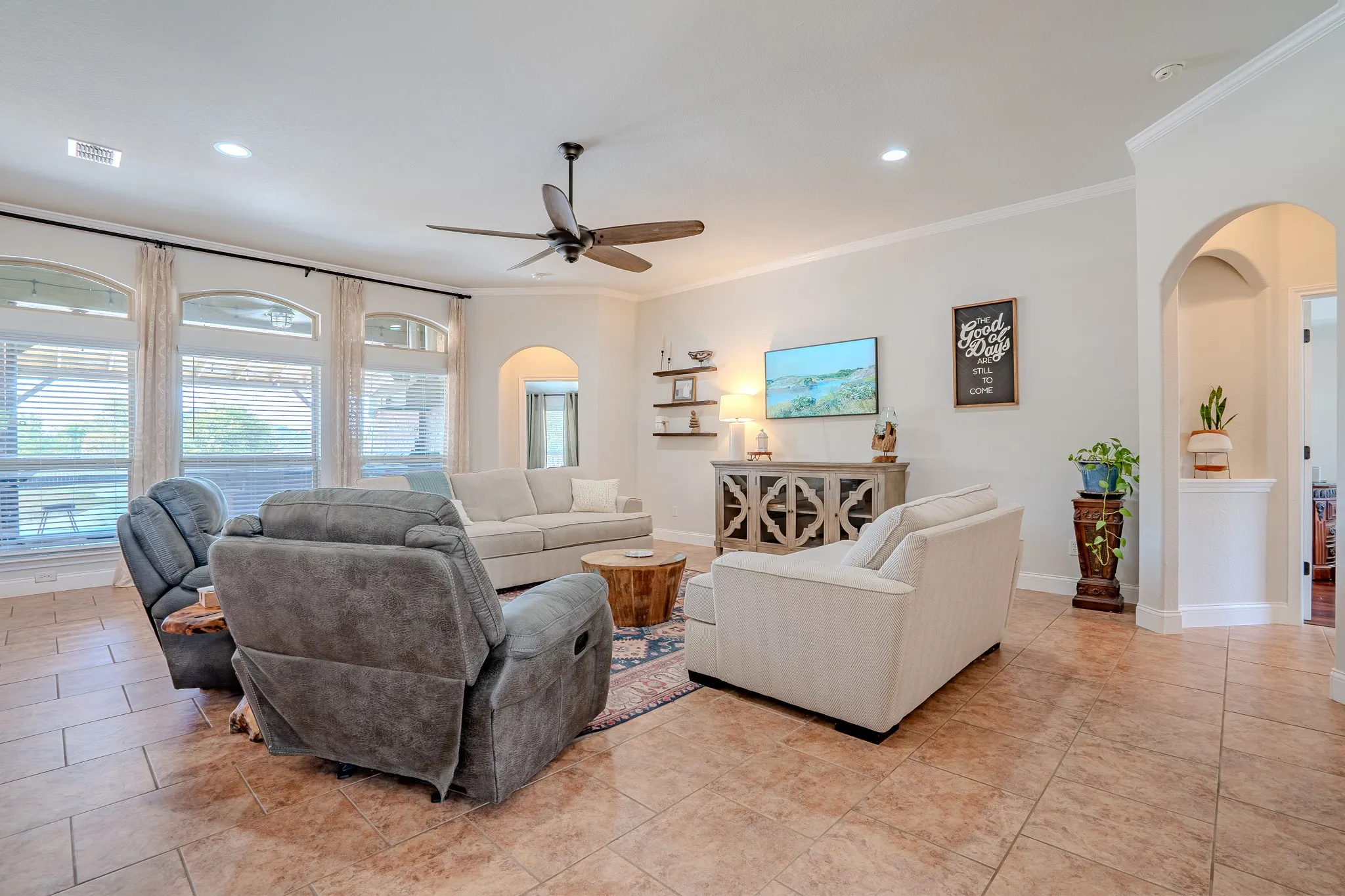 Single Family Residence For Sale in Parker County , 1236 Woodbridge Court, Willow Park, Texas 76087, 4 Bedroom, 3 Bathroom, 3 Garage spaces, 3,006 Sqft, built in 2007, mls#21382252, Real Estate Agent in Willow Park, Homes For Sale in Parker county, Homes For Sale in Willow Park, Realtor in Willow Park Texas, Real Estate Brokerage Independent Realty Texas, Luminita Cordes Realtor