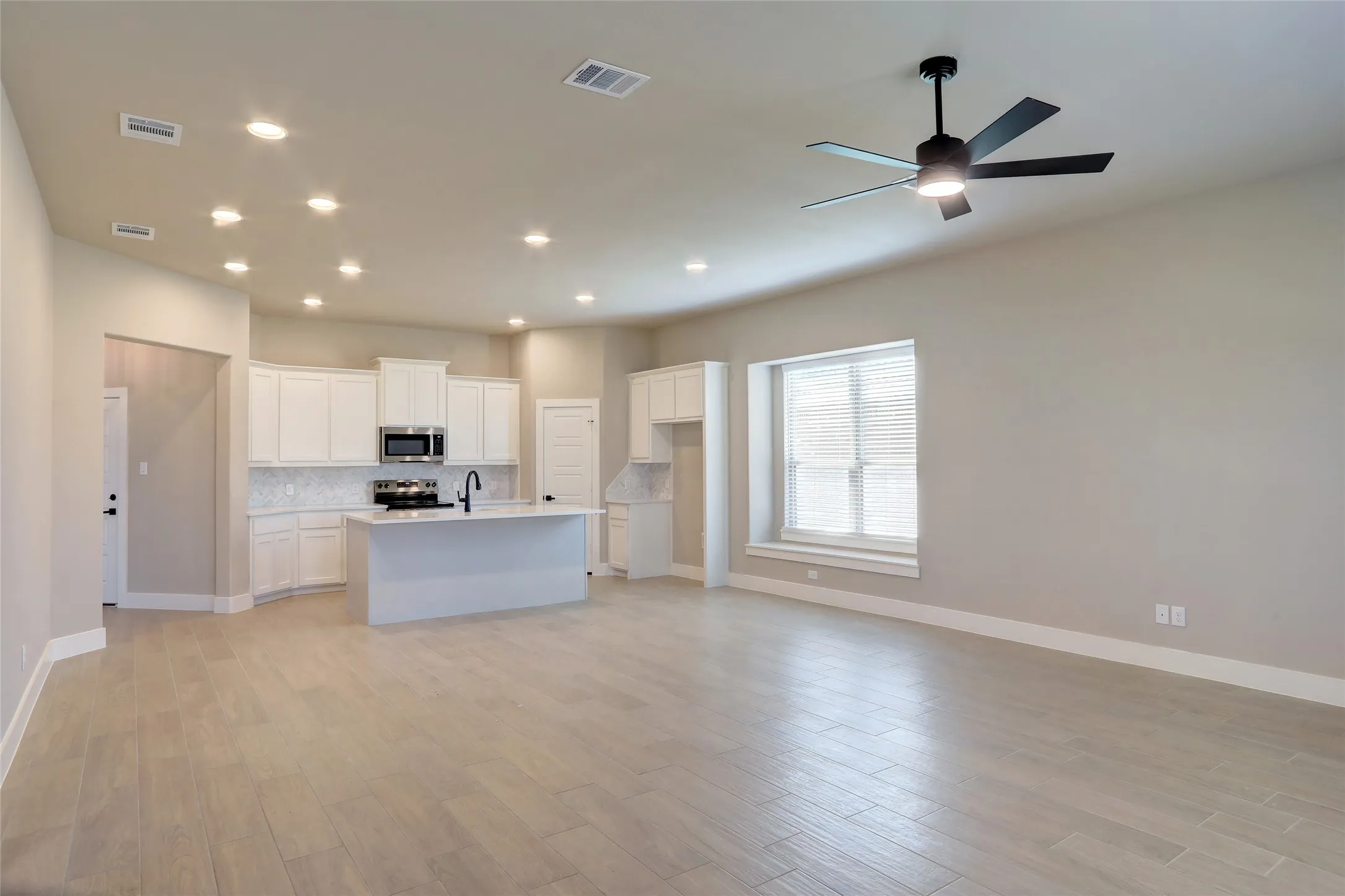 Single Family Residence For Sale in Collin County , 206 Pennington Road, Josephine, Texas 75173, 3 Bedroom, 2 Bathroom, 3 Garage spaces, 1,843 Sqft, built in 2025, mls#21385662, Real Estate Agent in Josephine, Homes For Sale in Collin county, Homes For Sale in Josephine, Realtor in Josephine Texas, Real Estate Brokerage Independent Realty Texas, Luminita Cordes Realtor