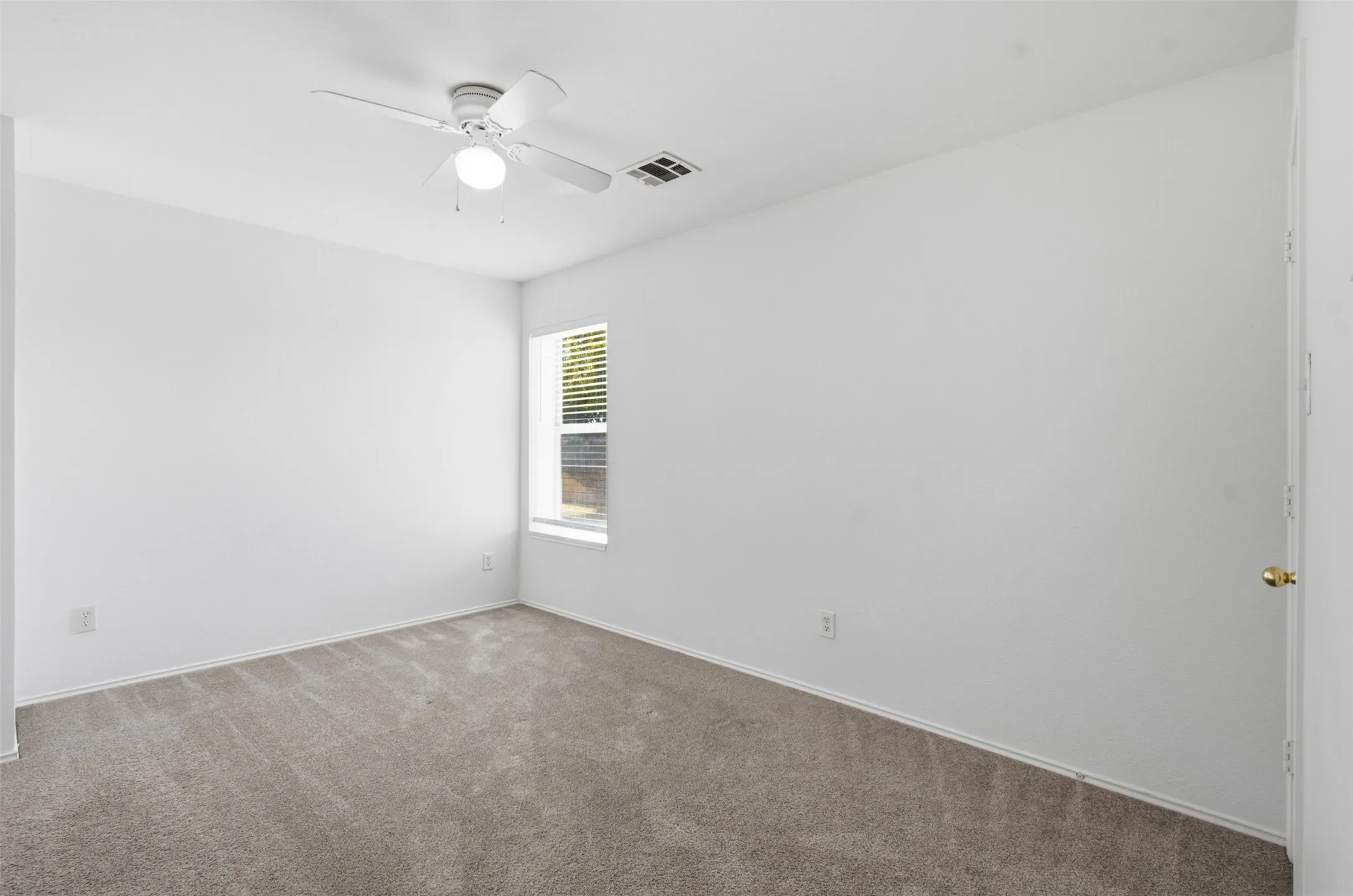Large secondary bedrooms featuring ample natural light and direct, convenient access to a shared full-service secondary bathroom.