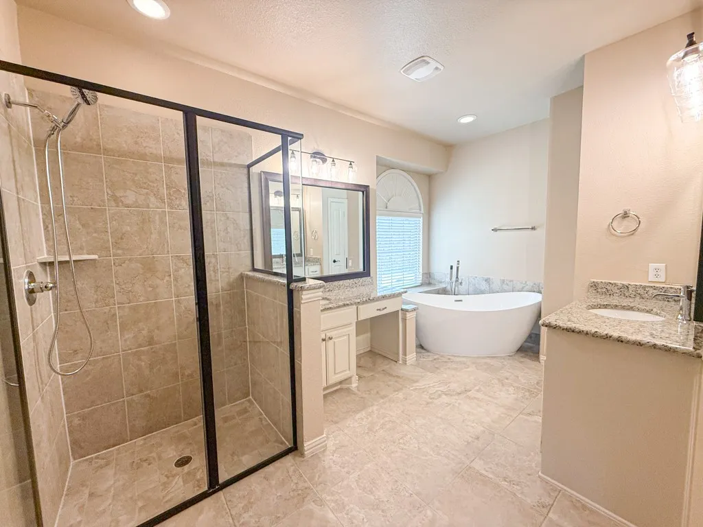 Single Family Residence For Rent in Collin County , 600 Falcon Drive, Prosper, Texas 75078, 5 Bedroom, 4 Bathroom, 3 Garage spaces, 4,359 Sqft, built in 2014, mls#21384290, Real Estate Agent in Prosper, Homes For Rent in Collin county, Homes For Rent in Prosper, Realtor in Prosper Texas, Real Estate Brokerage Independent Realty Texas, Luminita Cordes Realtor