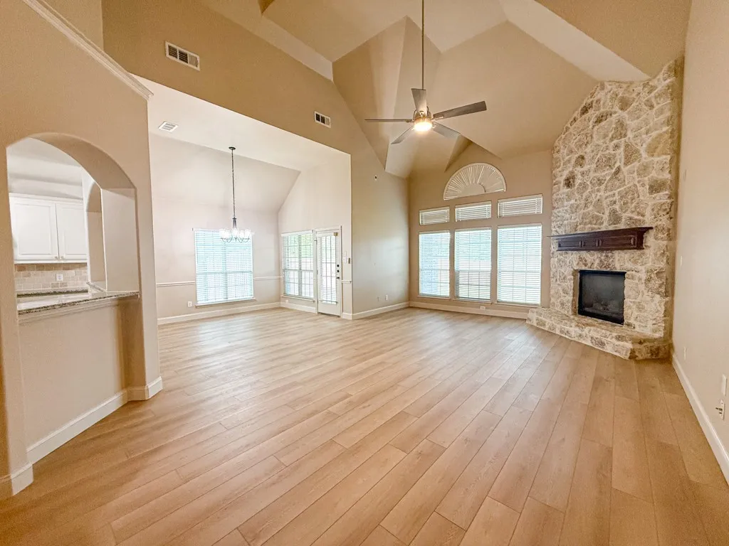 Single Family Residence For Rent in Collin County , 600 Falcon Drive, Prosper, Texas 75078, 5 Bedroom, 4 Bathroom, 3 Garage spaces, 4,359 Sqft, built in 2014, mls#21384290, Real Estate Agent in Prosper, Homes For Rent in Collin county, Homes For Rent in Prosper, Realtor in Prosper Texas, Real Estate Brokerage Independent Realty Texas, Luminita Cordes Realtor