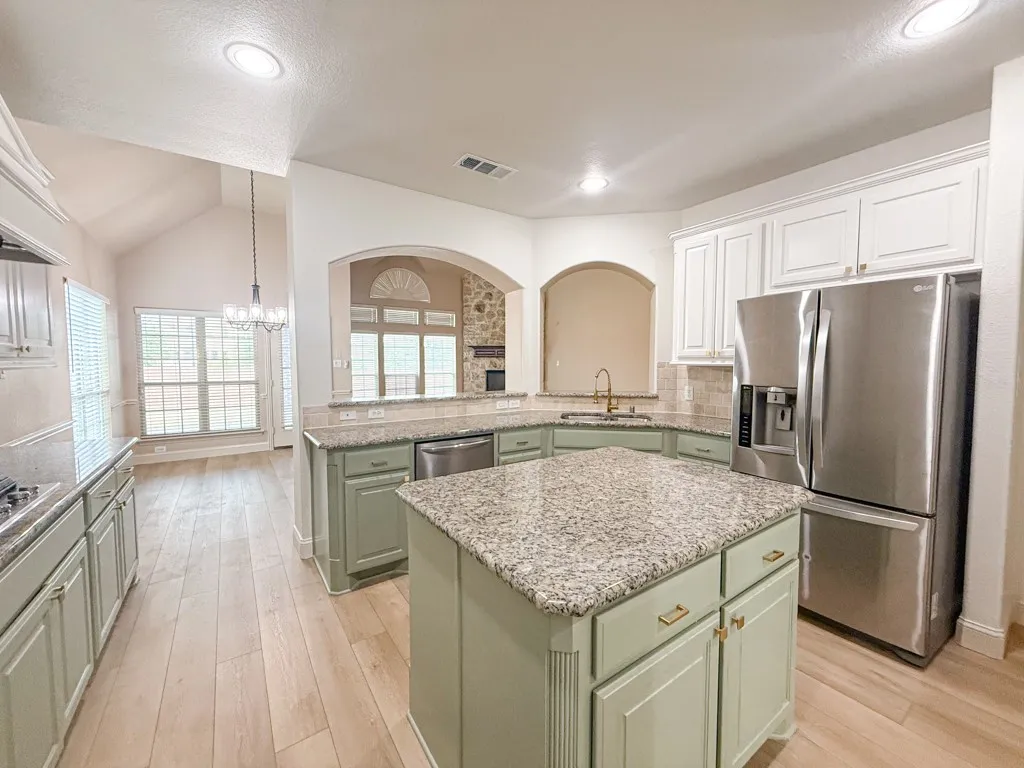 Single Family Residence For Rent in Collin County , 600 Falcon Drive, Prosper, Texas 75078, 5 Bedroom, 4 Bathroom, 3 Garage spaces, 4,359 Sqft, built in 2014, mls#21384290, Real Estate Agent in Prosper, Homes For Rent in Collin county, Homes For Rent in Prosper, Realtor in Prosper Texas, Real Estate Brokerage Independent Realty Texas, Luminita Cordes Realtor