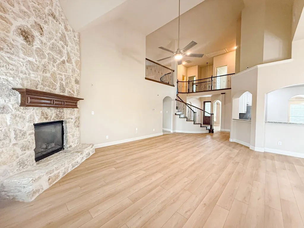 Single Family Residence For Rent in Collin County , 600 Falcon Drive, Prosper, Texas 75078, 5 Bedroom, 4 Bathroom, 3 Garage spaces, 4,359 Sqft, built in 2014, mls#21384290, Real Estate Agent in Prosper, Homes For Rent in Collin county, Homes For Rent in Prosper, Realtor in Prosper Texas, Real Estate Brokerage Independent Realty Texas, Luminita Cordes Realtor