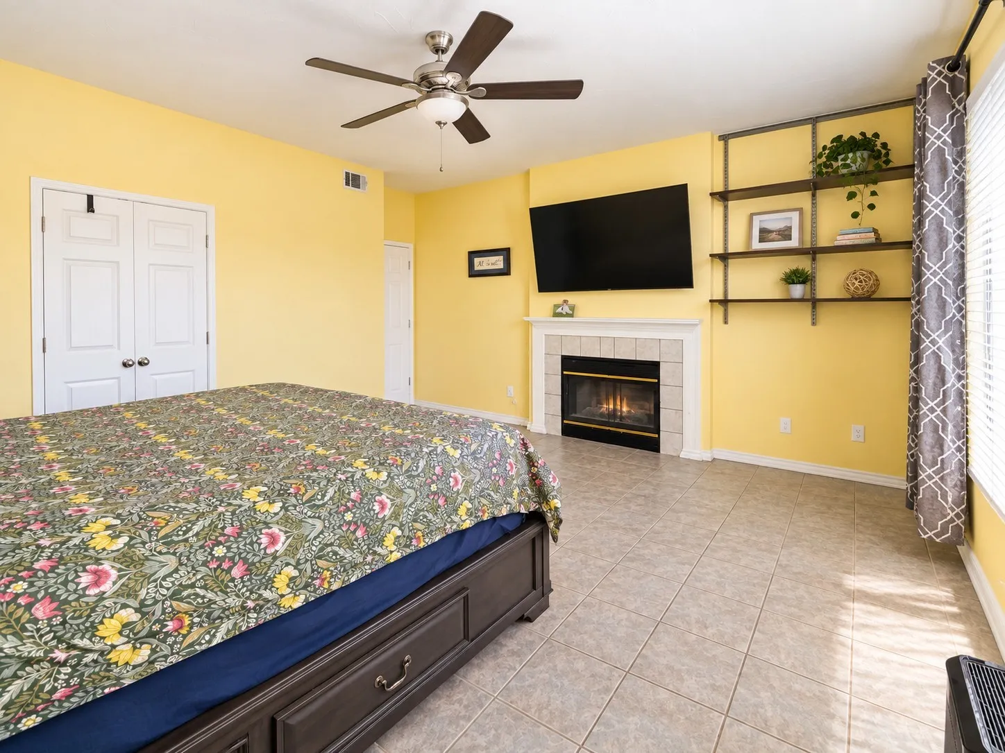 Single Family Residence For Sale in Dallas County , 202 Browning Lane, Grand Prairie, Texas 75052, 3 Bedroom, 3 Bathroom, 2 Garage spaces, 2,312 Sqft, built in 1989, mls#21376753, Real Estate Agent in Grand Prairie, Homes For Sale in Dallas county, Homes For Sale in Grand Prairie, Realtor in Grand Prairie Texas, Real Estate Brokerage Independent Realty Texas, Luminita Cordes Realtor