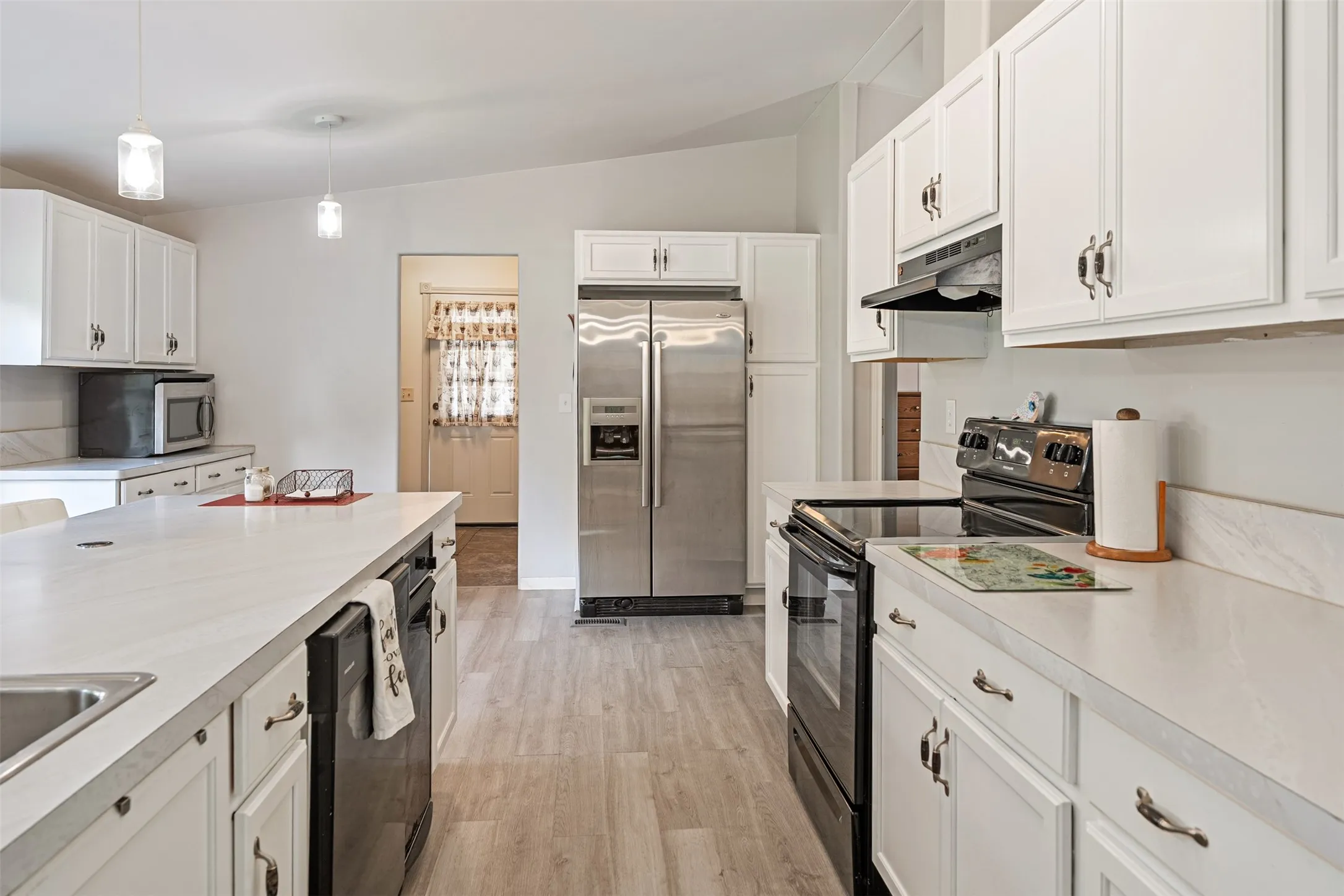 Single Family Residence For Sale in Henderson County , 175 Kings Row, Malakoff, Texas 75148, 4 Bedroom, 2 Bathroom, 2 Garage spaces, 1,728 Sqft, built in 2003, mls#21374139, Real Estate Agent in Malakoff, Homes For Sale in Henderson county, Homes For Sale in Malakoff, Realtor in Malakoff Texas, Real Estate Brokerage Independent Realty Texas, Luminita Cordes Realtor