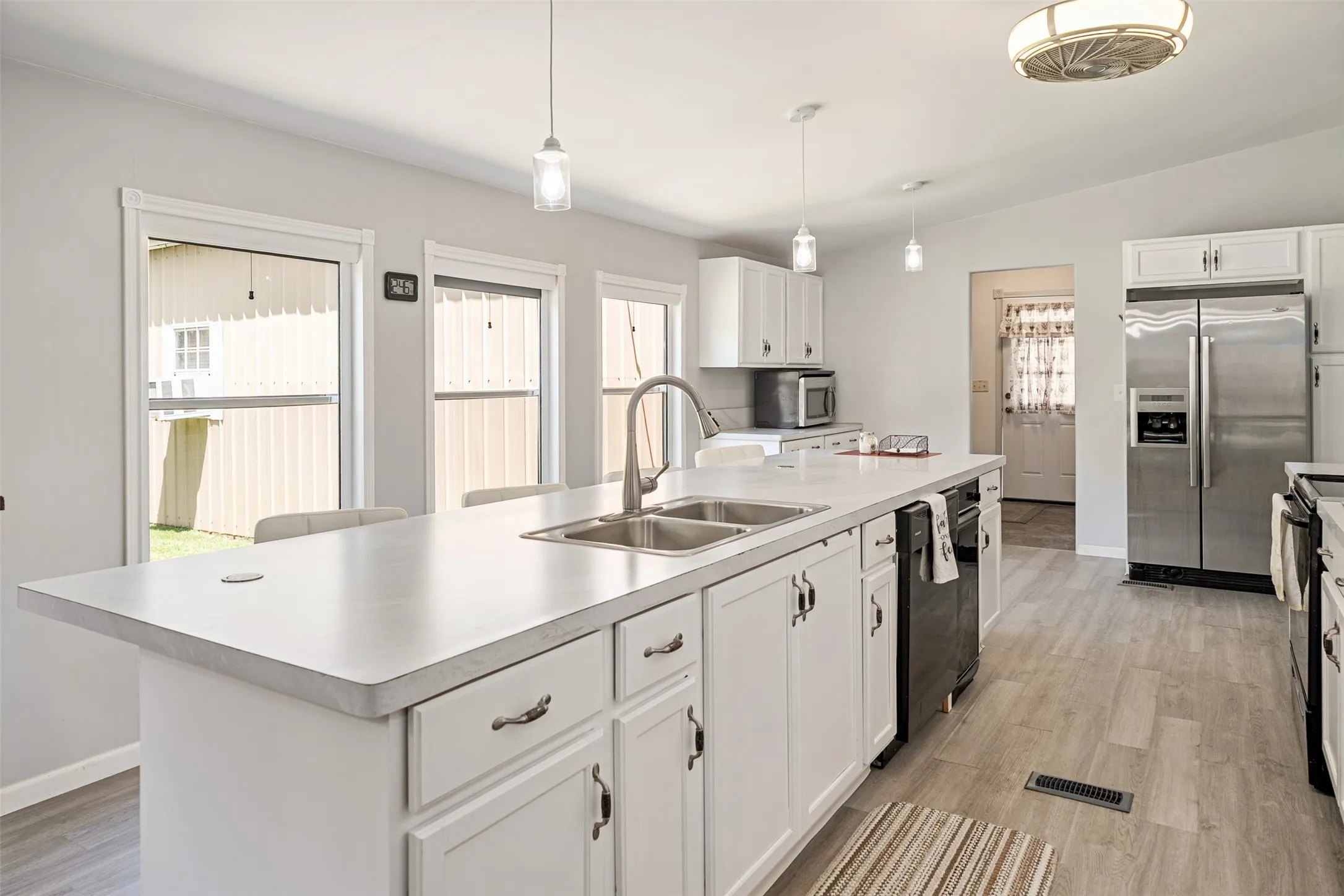 Single Family Residence For Sale in Henderson County , 175 Kings Row, Malakoff, Texas 75148, 4 Bedroom, 2 Bathroom, 2 Garage spaces, 1,728 Sqft, built in 2003, mls#21374139, Real Estate Agent in Malakoff, Homes For Sale in Henderson county, Homes For Sale in Malakoff, Realtor in Malakoff Texas, Real Estate Brokerage Independent Realty Texas, Luminita Cordes Realtor