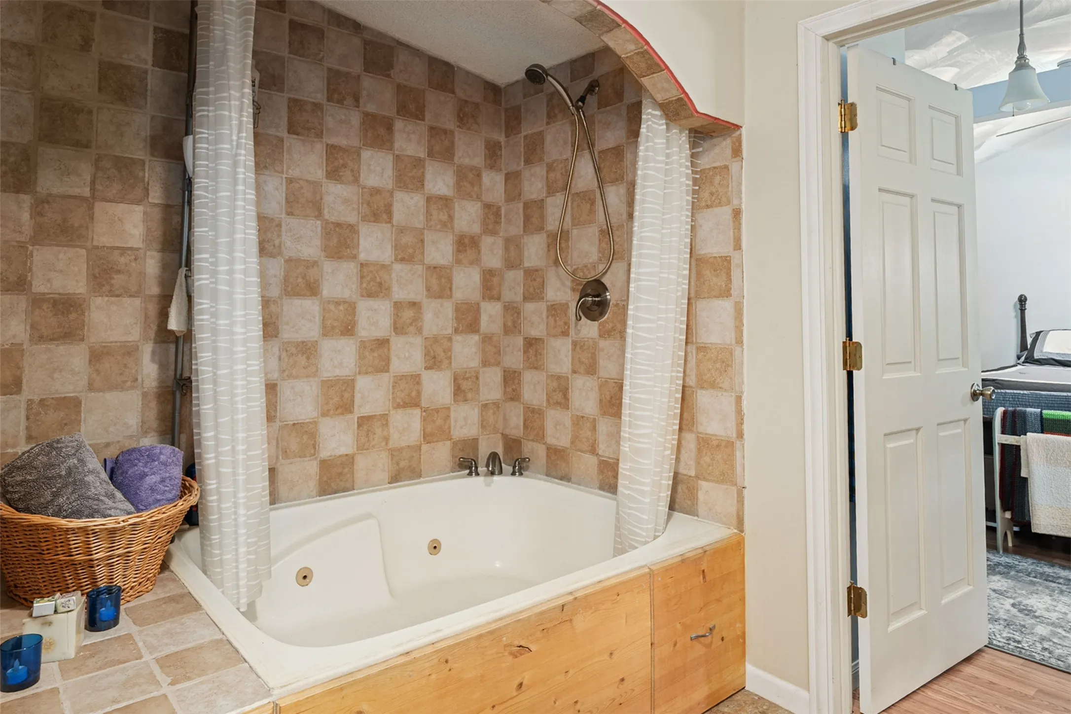 Primary bath