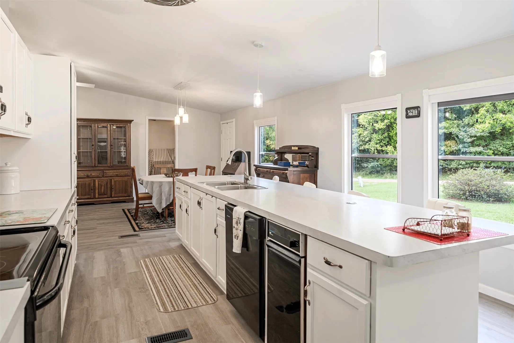 Single Family Residence For Sale in Henderson County , 175 Kings Row, Malakoff, Texas 75148, 4 Bedroom, 2 Bathroom, 2 Garage spaces, 1,728 Sqft, built in 2003, mls#21374139, Real Estate Agent in Malakoff, Homes For Sale in Henderson county, Homes For Sale in Malakoff, Realtor in Malakoff Texas, Real Estate Brokerage Independent Realty Texas, Luminita Cordes Realtor