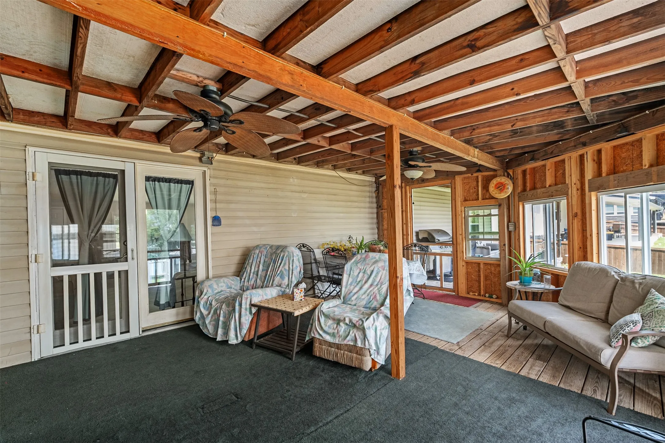 Single Family Residence For Sale in Henderson County , 175 Kings Row, Malakoff, Texas 75148, 4 Bedroom, 2 Bathroom, 2 Garage spaces, 1,728 Sqft, built in 2003, mls#21374139, Real Estate Agent in Malakoff, Homes For Sale in Henderson county, Homes For Sale in Malakoff, Realtor in Malakoff Texas, Real Estate Brokerage Independent Realty Texas, Luminita Cordes Realtor