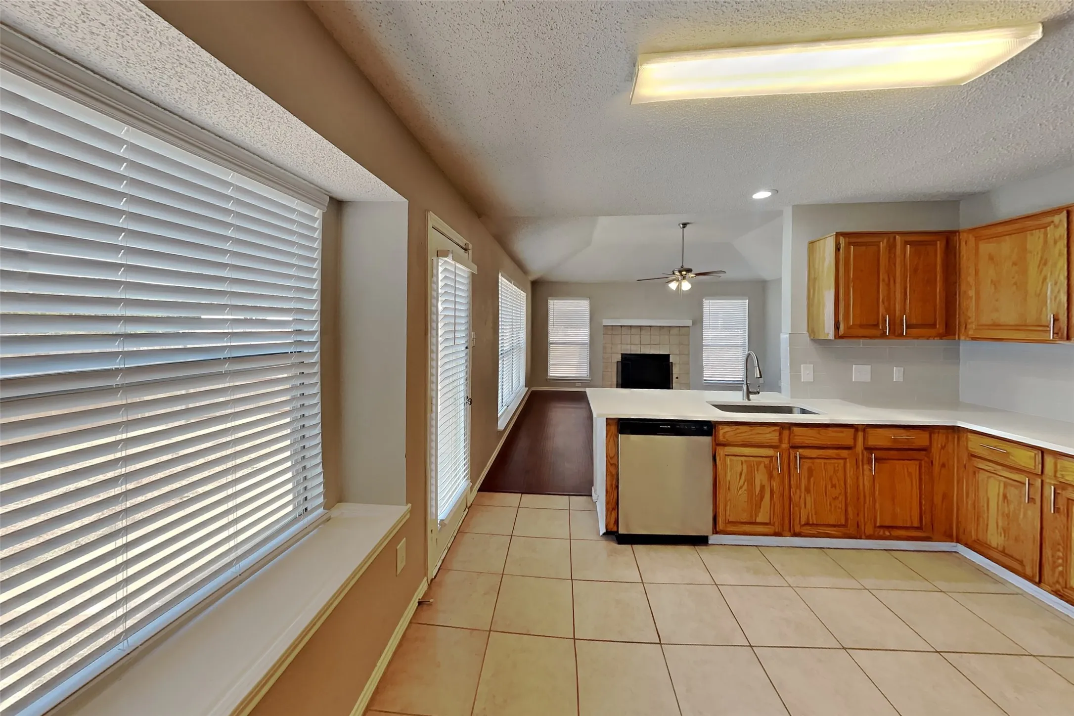 Single Family Residence For Rent in Collin County , 6760 Manitowoc Drive, Plano, Texas 75023, 4 Bedroom, 3 Bathroom, 2 Garage spaces, 1,880 Sqft, built in 1986, mls#21381505, Real Estate Agent in Plano, Homes For Rent in Collin county, Homes For Rent in Plano, Realtor in Plano Texas, Real Estate Brokerage Independent Realty Texas, Luminita Cordes Realtor