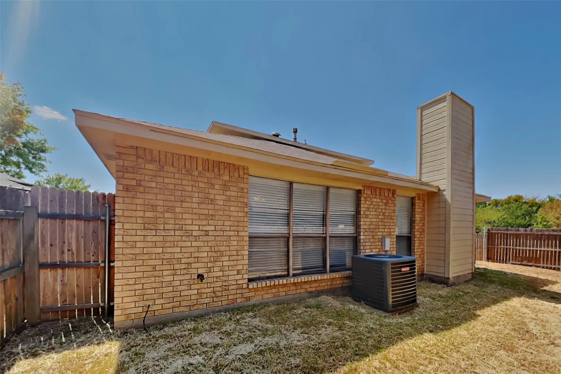 Single Family Residence For Rent in Collin County , 6760 Manitowoc Drive, Plano, Texas 75023, 4 Bedroom, 3 Bathroom, 2 Garage spaces, 1,880 Sqft, built in 1986, mls#21381505, Real Estate Agent in Plano, Homes For Rent in Collin county, Homes For Rent in Plano, Realtor in Plano Texas, Real Estate Brokerage Independent Realty Texas, Luminita Cordes Realtor