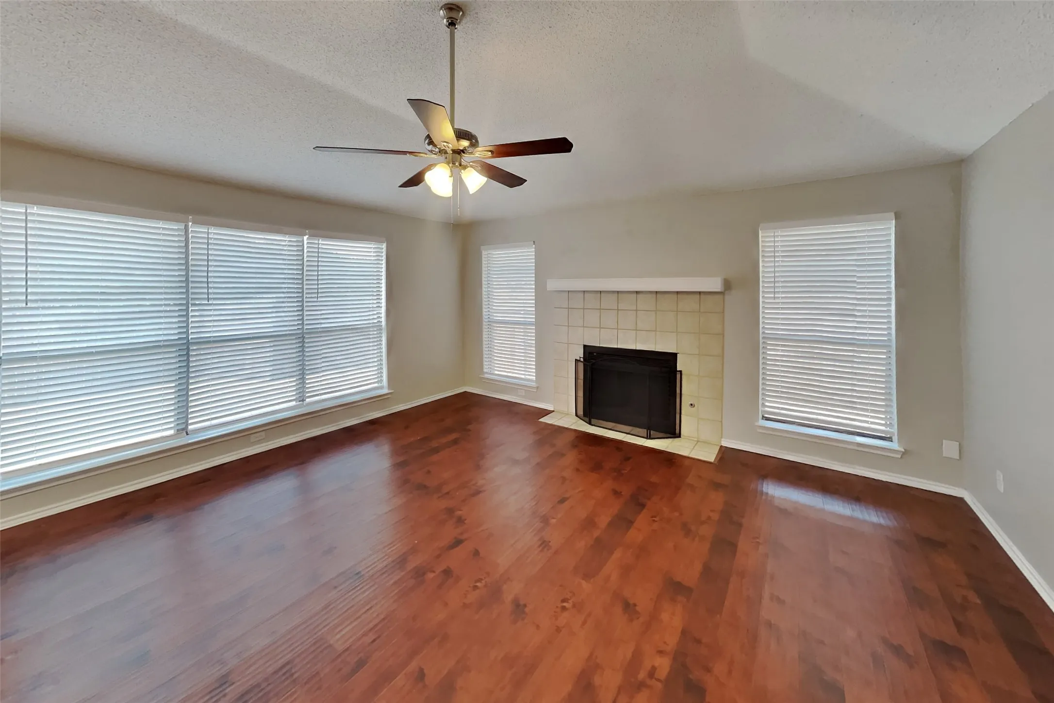 Single Family Residence For Rent in Collin County , 6760 Manitowoc Drive, Plano, Texas 75023, 4 Bedroom, 3 Bathroom, 2 Garage spaces, 1,880 Sqft, built in 1986, mls#21381505, Real Estate Agent in Plano, Homes For Rent in Collin county, Homes For Rent in Plano, Realtor in Plano Texas, Real Estate Brokerage Independent Realty Texas, Luminita Cordes Realtor