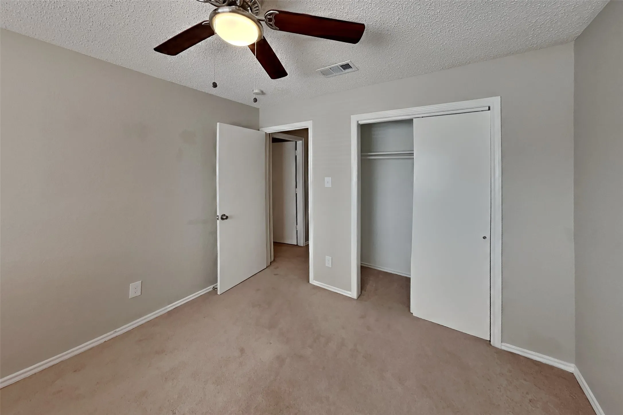 Single Family Residence For Rent in Collin County , 6760 Manitowoc Drive, Plano, Texas 75023, 4 Bedroom, 3 Bathroom, 2 Garage spaces, 1,880 Sqft, built in 1986, mls#21381505, Real Estate Agent in Plano, Homes For Rent in Collin county, Homes For Rent in Plano, Realtor in Plano Texas, Real Estate Brokerage Independent Realty Texas, Luminita Cordes Realtor