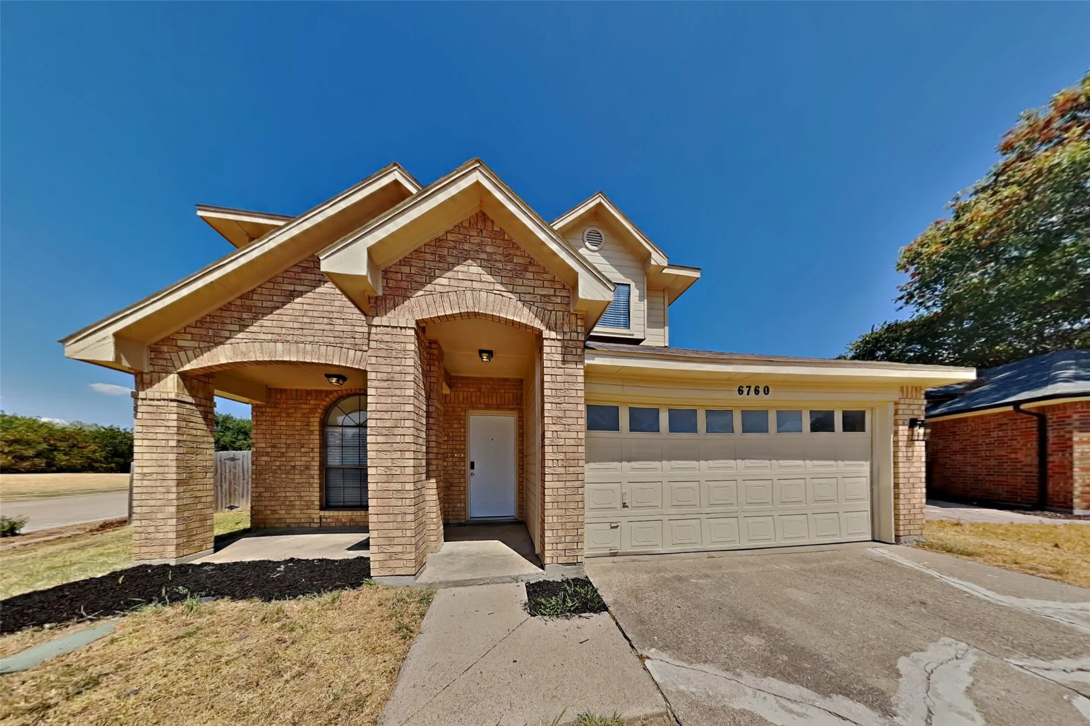 Single Family Residence For Rent in Collin County , 6760 Manitowoc Drive, Plano, Texas 75023, 4 Bedroom, 3 Bathroom, 2 Garage spaces, 1,880 Sqft, built in 1986, mls#21381505, Real Estate Agent in Plano, Homes For Rent in Collin county, Homes For Rent in Plano, Realtor in Plano Texas, Real Estate Brokerage Independent Realty Texas, Luminita Cordes Realtor