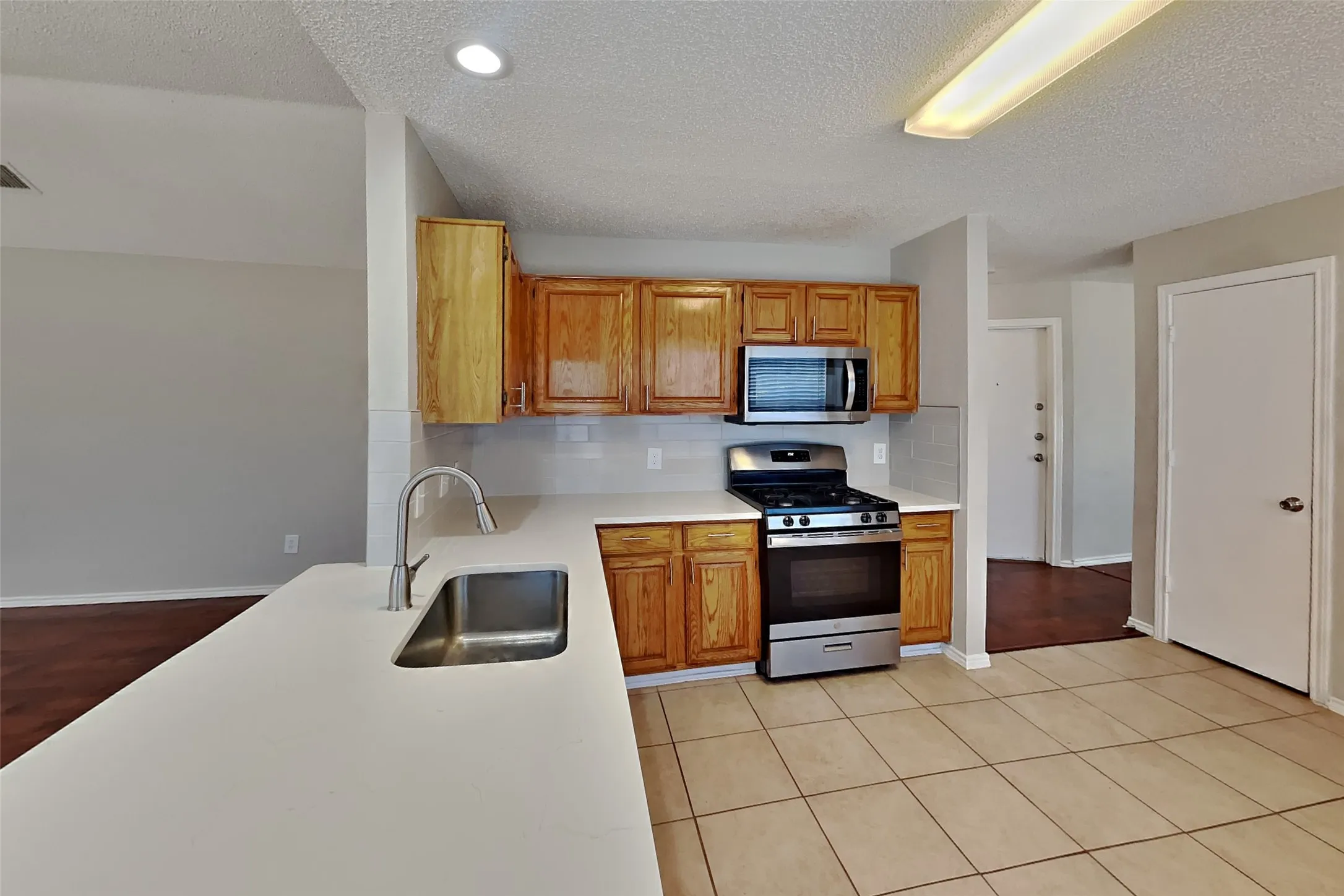 Single Family Residence For Rent in Collin County , 6760 Manitowoc Drive, Plano, Texas 75023, 4 Bedroom, 3 Bathroom, 2 Garage spaces, 1,880 Sqft, built in 1986, mls#21381505, Real Estate Agent in Plano, Homes For Rent in Collin county, Homes For Rent in Plano, Realtor in Plano Texas, Real Estate Brokerage Independent Realty Texas, Luminita Cordes Realtor