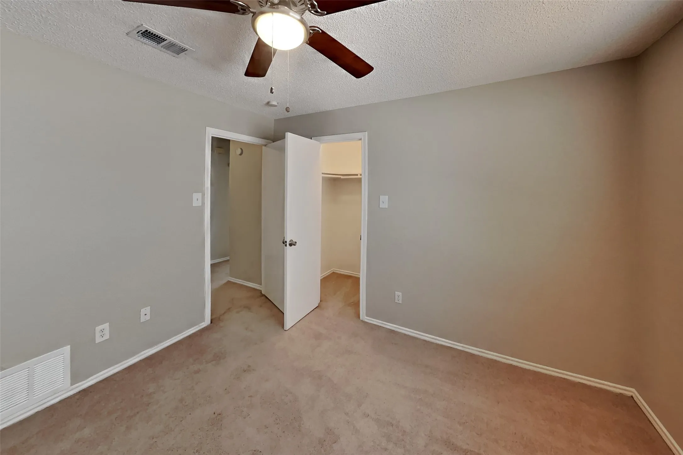 Single Family Residence For Rent in Collin County , 6760 Manitowoc Drive, Plano, Texas 75023, 4 Bedroom, 3 Bathroom, 2 Garage spaces, 1,880 Sqft, built in 1986, mls#21381505, Real Estate Agent in Plano, Homes For Rent in Collin county, Homes For Rent in Plano, Realtor in Plano Texas, Real Estate Brokerage Independent Realty Texas, Luminita Cordes Realtor