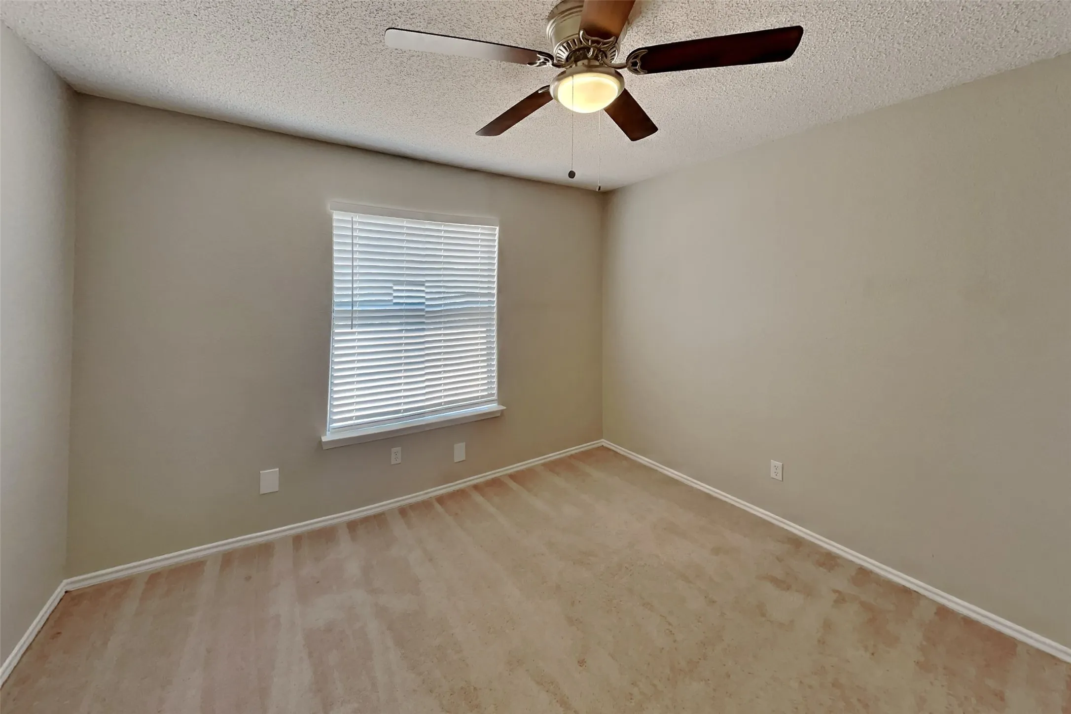 Single Family Residence For Rent in Collin County , 6760 Manitowoc Drive, Plano, Texas 75023, 4 Bedroom, 3 Bathroom, 2 Garage spaces, 1,880 Sqft, built in 1986, mls#21381505, Real Estate Agent in Plano, Homes For Rent in Collin county, Homes For Rent in Plano, Realtor in Plano Texas, Real Estate Brokerage Independent Realty Texas, Luminita Cordes Realtor