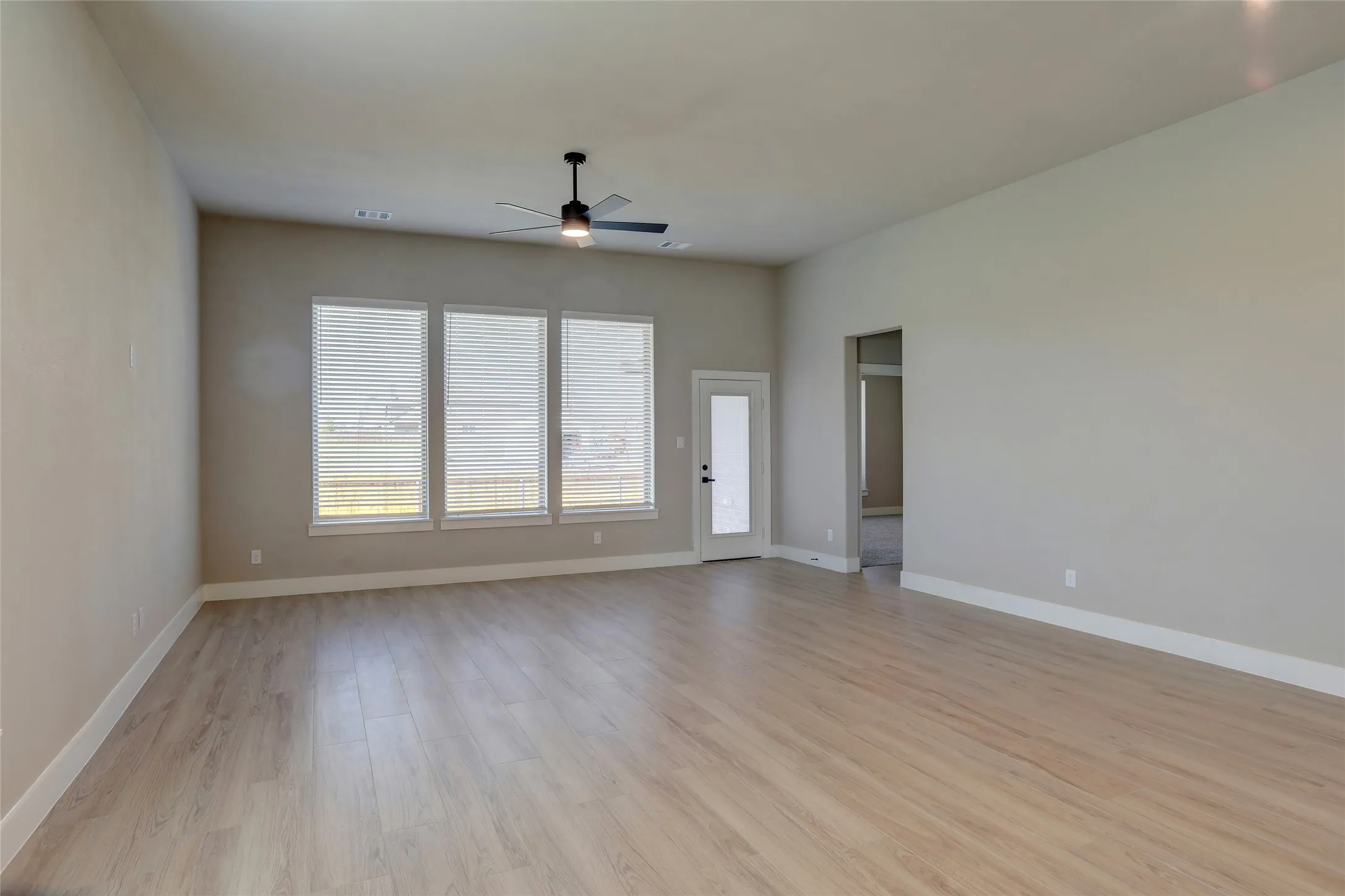 Single Family Residence For Sale in Collin County , 208 Pennington Road, Josephine, Texas 75173, 3 Bedroom, 2 Bathroom, 3 Garage spaces, 1,803 Sqft, built in 2025, mls#21385678, Real Estate Agent in Josephine, Homes For Sale in Collin county, Homes For Sale in Josephine, Realtor in Josephine Texas, Real Estate Brokerage Independent Realty Texas, Luminita Cordes Realtor
