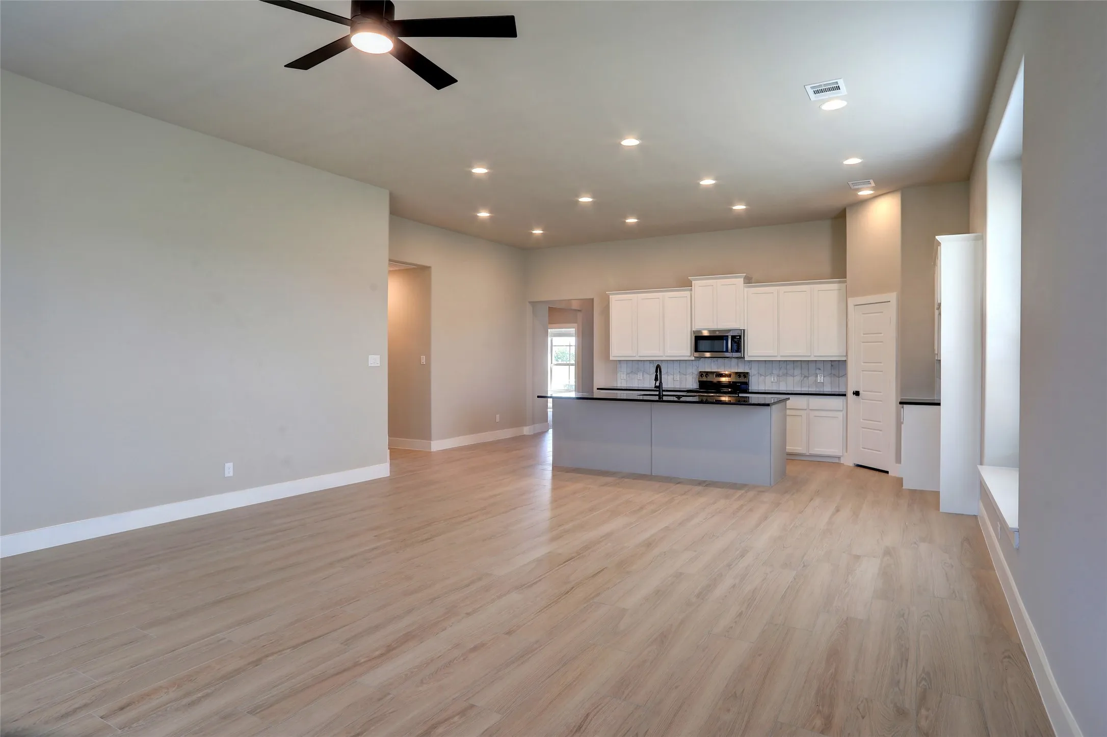 Single Family Residence For Sale in Collin County , 208 Pennington Road, Josephine, Texas 75173, 3 Bedroom, 2 Bathroom, 3 Garage spaces, 1,803 Sqft, built in 2025, mls#21385678, Real Estate Agent in Josephine, Homes For Sale in Collin county, Homes For Sale in Josephine, Realtor in Josephine Texas, Real Estate Brokerage Independent Realty Texas, Luminita Cordes Realtor