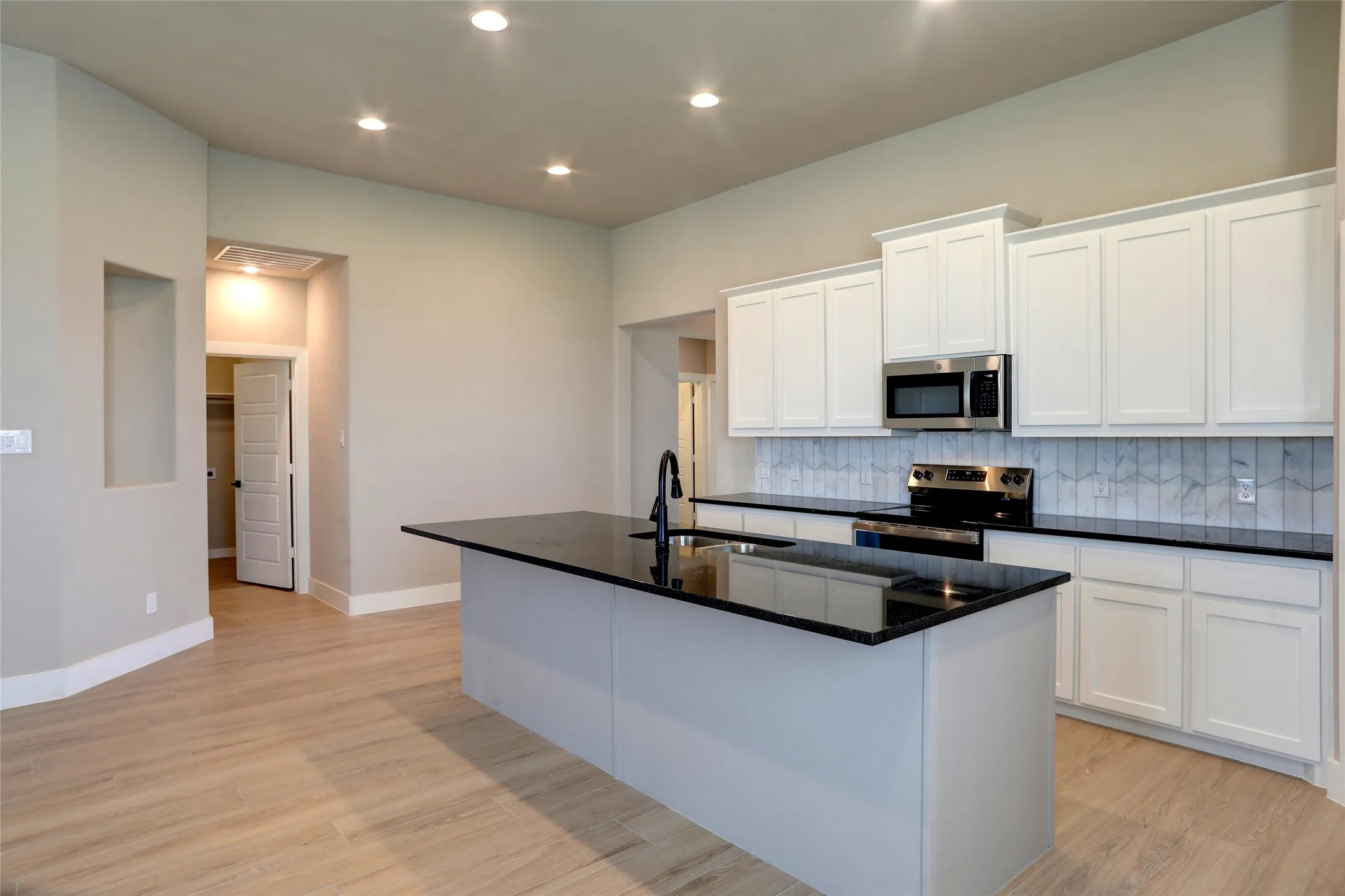 Single Family Residence For Sale in Collin County , 208 Pennington Road, Josephine, Texas 75173, 3 Bedroom, 2 Bathroom, 3 Garage spaces, 1,803 Sqft, built in 2025, mls#21385678, Real Estate Agent in Josephine, Homes For Sale in Collin county, Homes For Sale in Josephine, Realtor in Josephine Texas, Real Estate Brokerage Independent Realty Texas, Luminita Cordes Realtor