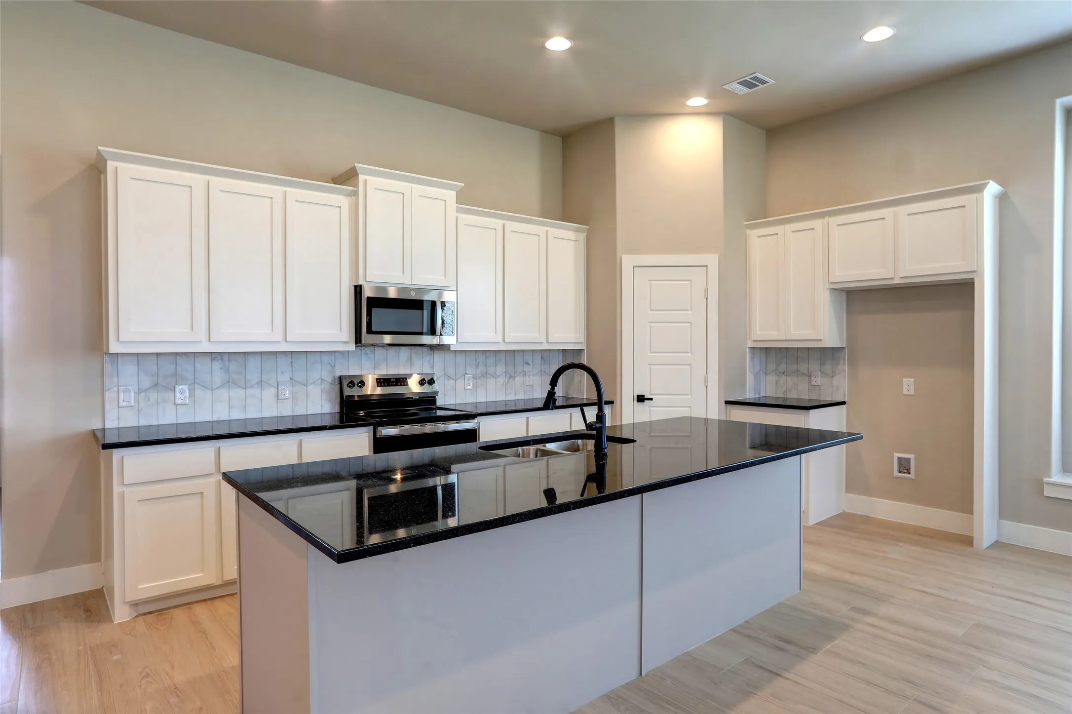 Single Family Residence For Sale in Collin County , 208 Pennington Road, Josephine, Texas 75173, 3 Bedroom, 2 Bathroom, 3 Garage spaces, 1,803 Sqft, built in 2025, mls#21385678, Real Estate Agent in Josephine, Homes For Sale in Collin county, Homes For Sale in Josephine, Realtor in Josephine Texas, Real Estate Brokerage Independent Realty Texas, Luminita Cordes Realtor