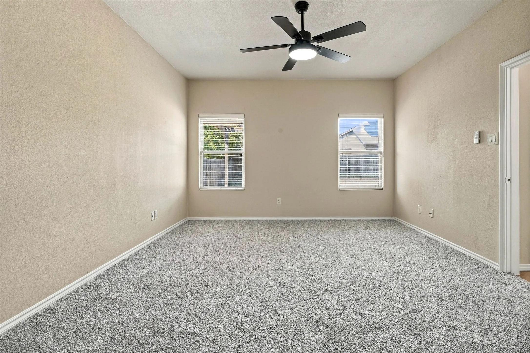 Single Family Residence For Sale in Tarrant County , 11808 Anna Grace Drive, Fort Worth, Texas 76028, 3 Bedroom, 2 Bathroom, 2 Garage spaces, 1,583 Sqft, built in 2014, mls#21384949, Real Estate Agent in Fort Worth, Homes For Sale in Tarrant county, Homes For Sale in Fort Worth, Realtor in Fort Worth Texas, Real Estate Brokerage Independent Realty Texas, Luminita Cordes Realtor