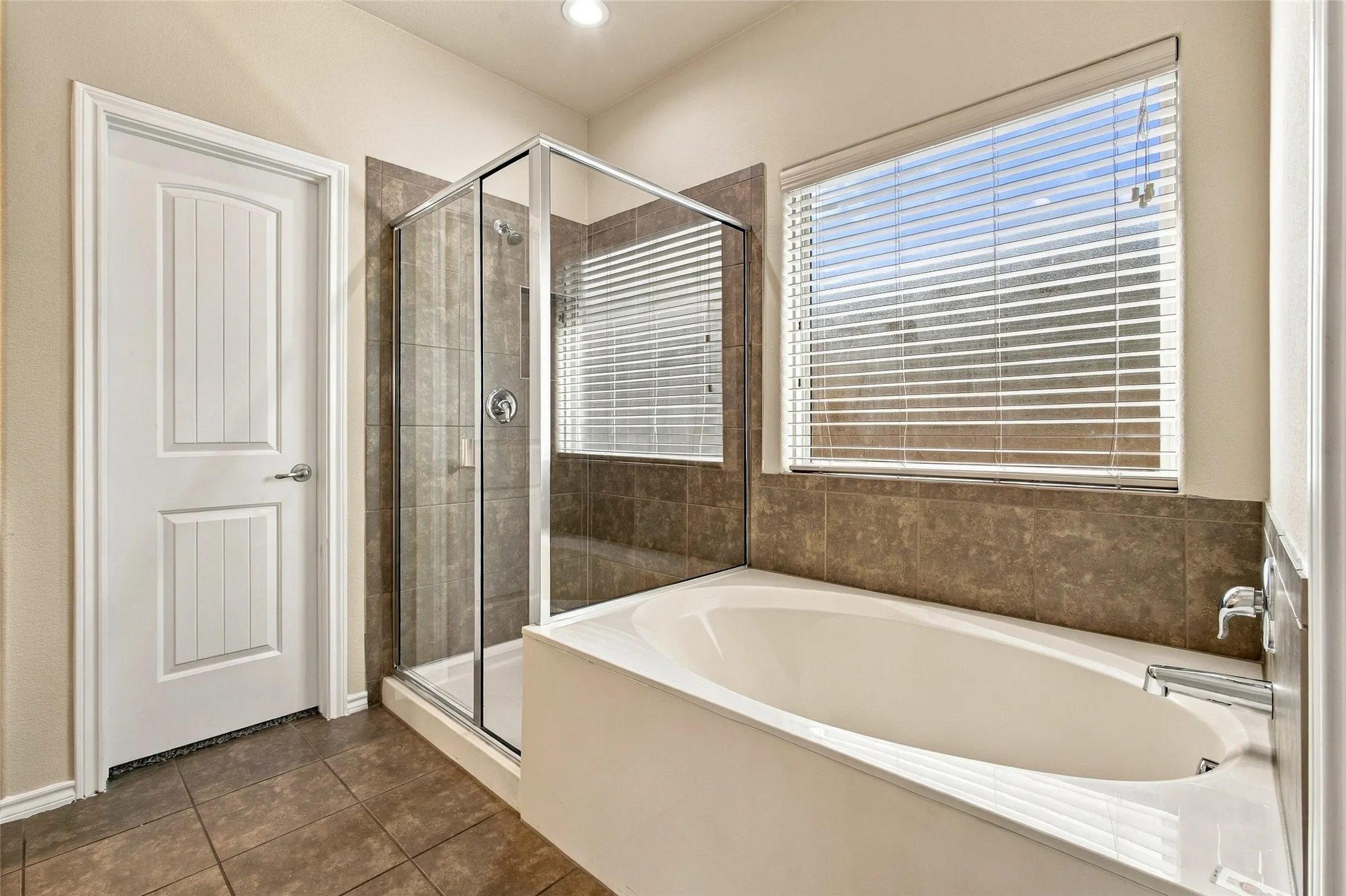 Single Family Residence For Sale in Tarrant County , 11808 Anna Grace Drive, Fort Worth, Texas 76028, 3 Bedroom, 2 Bathroom, 2 Garage spaces, 1,583 Sqft, built in 2014, mls#21384949, Real Estate Agent in Fort Worth, Homes For Sale in Tarrant county, Homes For Sale in Fort Worth, Realtor in Fort Worth Texas, Real Estate Brokerage Independent Realty Texas, Luminita Cordes Realtor