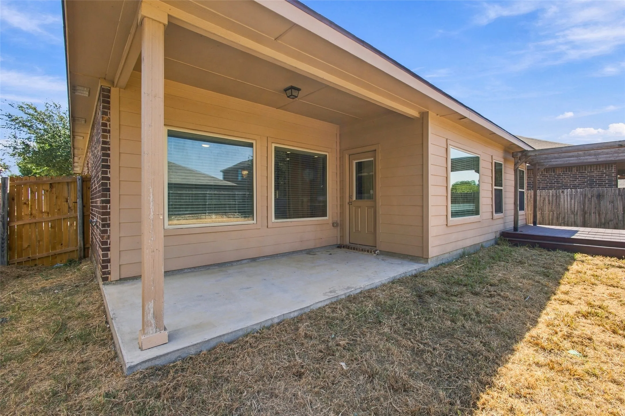 Single Family Residence For Sale in Tarrant County , 11808 Anna Grace Drive, Fort Worth, Texas 76028, 3 Bedroom, 2 Bathroom, 2 Garage spaces, 1,583 Sqft, built in 2014, mls#21384949, Real Estate Agent in Fort Worth, Homes For Sale in Tarrant county, Homes For Sale in Fort Worth, Realtor in Fort Worth Texas, Real Estate Brokerage Independent Realty Texas, Luminita Cordes Realtor
