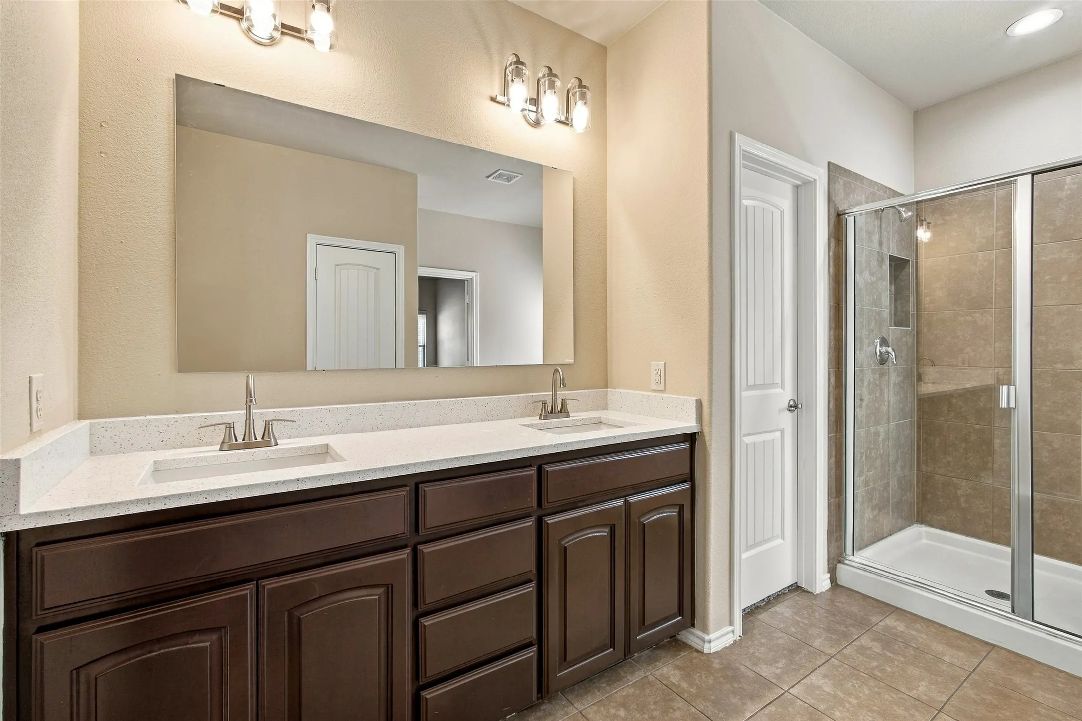Single Family Residence For Sale in Tarrant County , 11808 Anna Grace Drive, Fort Worth, Texas 76028, 3 Bedroom, 2 Bathroom, 2 Garage spaces, 1,583 Sqft, built in 2014, mls#21384949, Real Estate Agent in Fort Worth, Homes For Sale in Tarrant county, Homes For Sale in Fort Worth, Realtor in Fort Worth Texas, Real Estate Brokerage Independent Realty Texas, Luminita Cordes Realtor