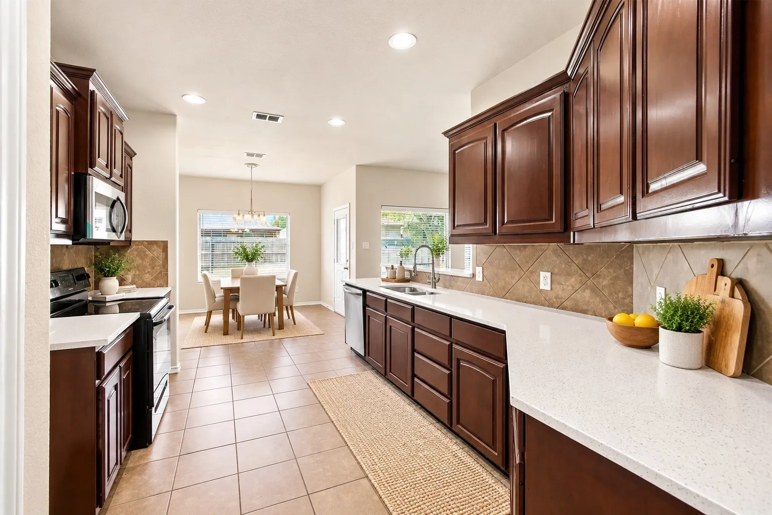 Single Family Residence For Sale in Tarrant County , 11808 Anna Grace Drive, Fort Worth, Texas 76028, 3 Bedroom, 2 Bathroom, 2 Garage spaces, 1,583 Sqft, built in 2014, mls#21384949, Real Estate Agent in Fort Worth, Homes For Sale in Tarrant county, Homes For Sale in Fort Worth, Realtor in Fort Worth Texas, Real Estate Brokerage Independent Realty Texas, Luminita Cordes Realtor