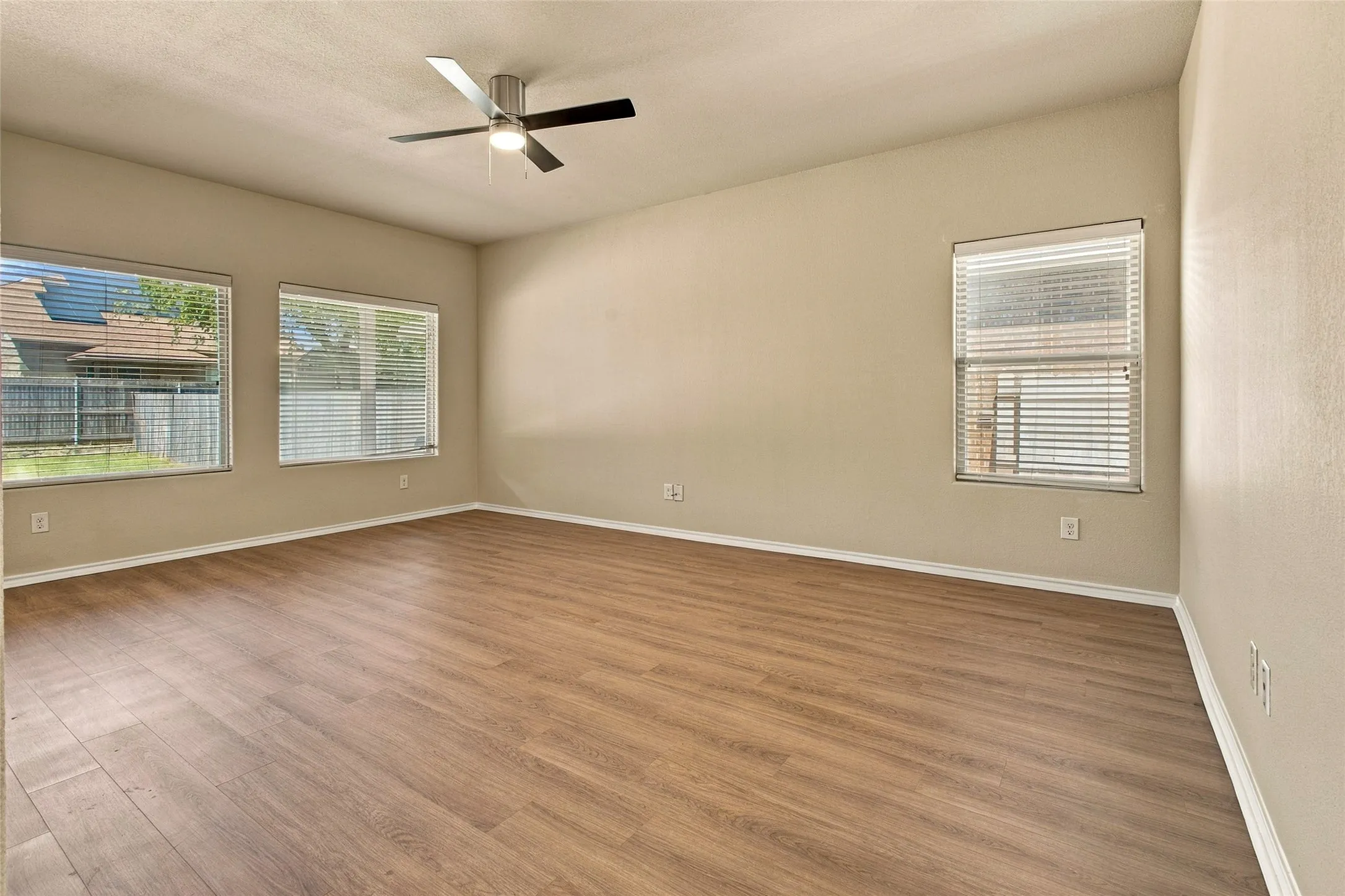 Single Family Residence For Sale in Tarrant County , 11808 Anna Grace Drive, Fort Worth, Texas 76028, 3 Bedroom, 2 Bathroom, 2 Garage spaces, 1,583 Sqft, built in 2014, mls#21384949, Real Estate Agent in Fort Worth, Homes For Sale in Tarrant county, Homes For Sale in Fort Worth, Realtor in Fort Worth Texas, Real Estate Brokerage Independent Realty Texas, Luminita Cordes Realtor