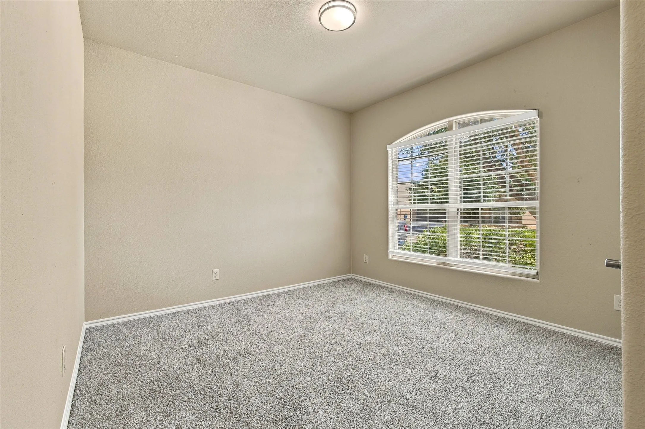 Single Family Residence For Sale in Tarrant County , 11808 Anna Grace Drive, Fort Worth, Texas 76028, 3 Bedroom, 2 Bathroom, 2 Garage spaces, 1,583 Sqft, built in 2014, mls#21384949, Real Estate Agent in Fort Worth, Homes For Sale in Tarrant county, Homes For Sale in Fort Worth, Realtor in Fort Worth Texas, Real Estate Brokerage Independent Realty Texas, Luminita Cordes Realtor