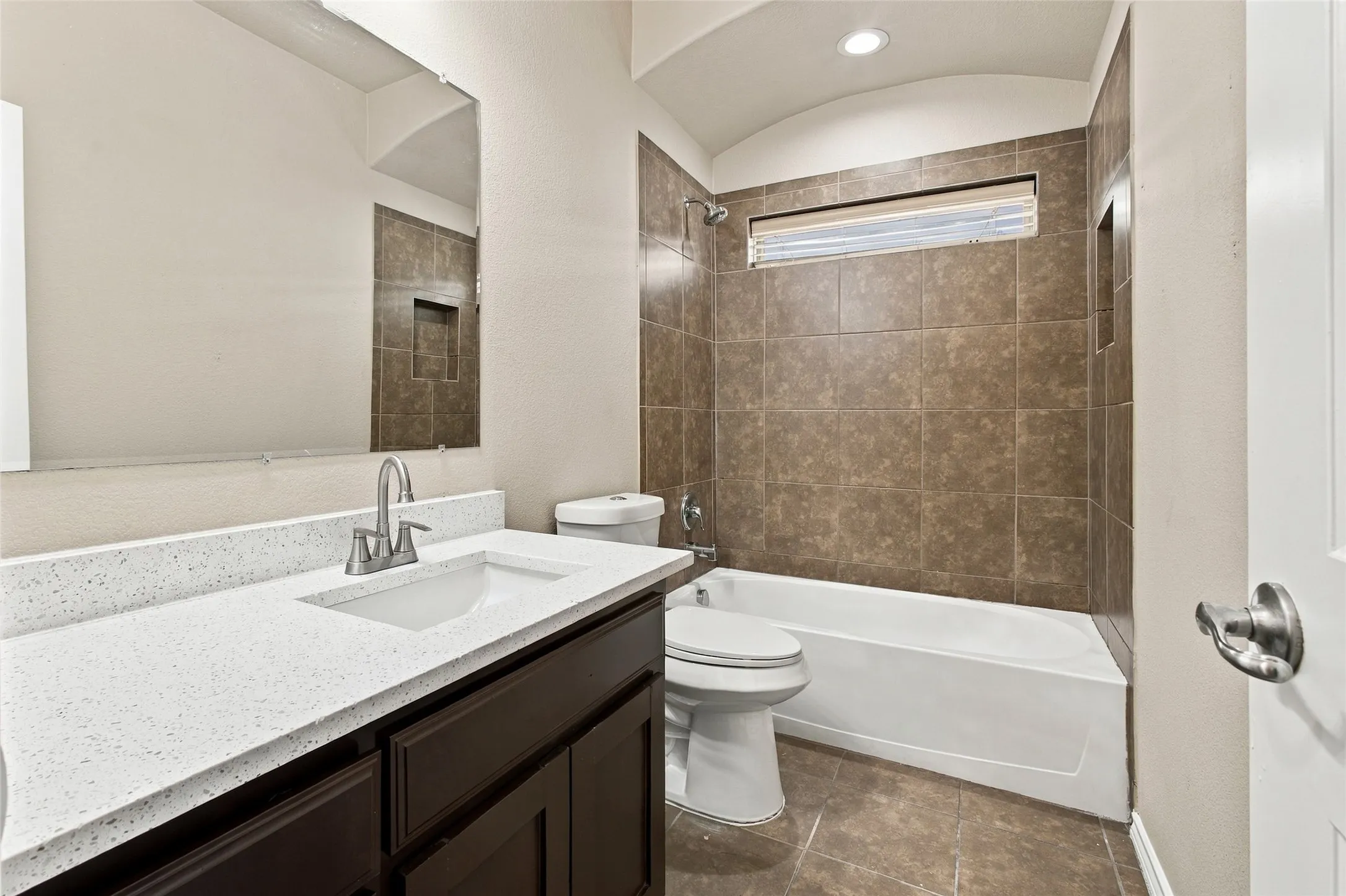 Single Family Residence For Sale in Tarrant County , 11808 Anna Grace Drive, Fort Worth, Texas 76028, 3 Bedroom, 2 Bathroom, 2 Garage spaces, 1,583 Sqft, built in 2014, mls#21384949, Real Estate Agent in Fort Worth, Homes For Sale in Tarrant county, Homes For Sale in Fort Worth, Realtor in Fort Worth Texas, Real Estate Brokerage Independent Realty Texas, Luminita Cordes Realtor