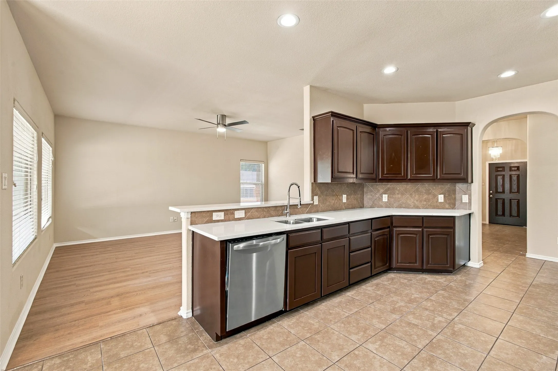 Single Family Residence For Sale in Tarrant County , 11808 Anna Grace Drive, Fort Worth, Texas 76028, 3 Bedroom, 2 Bathroom, 2 Garage spaces, 1,583 Sqft, built in 2014, mls#21384949, Real Estate Agent in Fort Worth, Homes For Sale in Tarrant county, Homes For Sale in Fort Worth, Realtor in Fort Worth Texas, Real Estate Brokerage Independent Realty Texas, Luminita Cordes Realtor